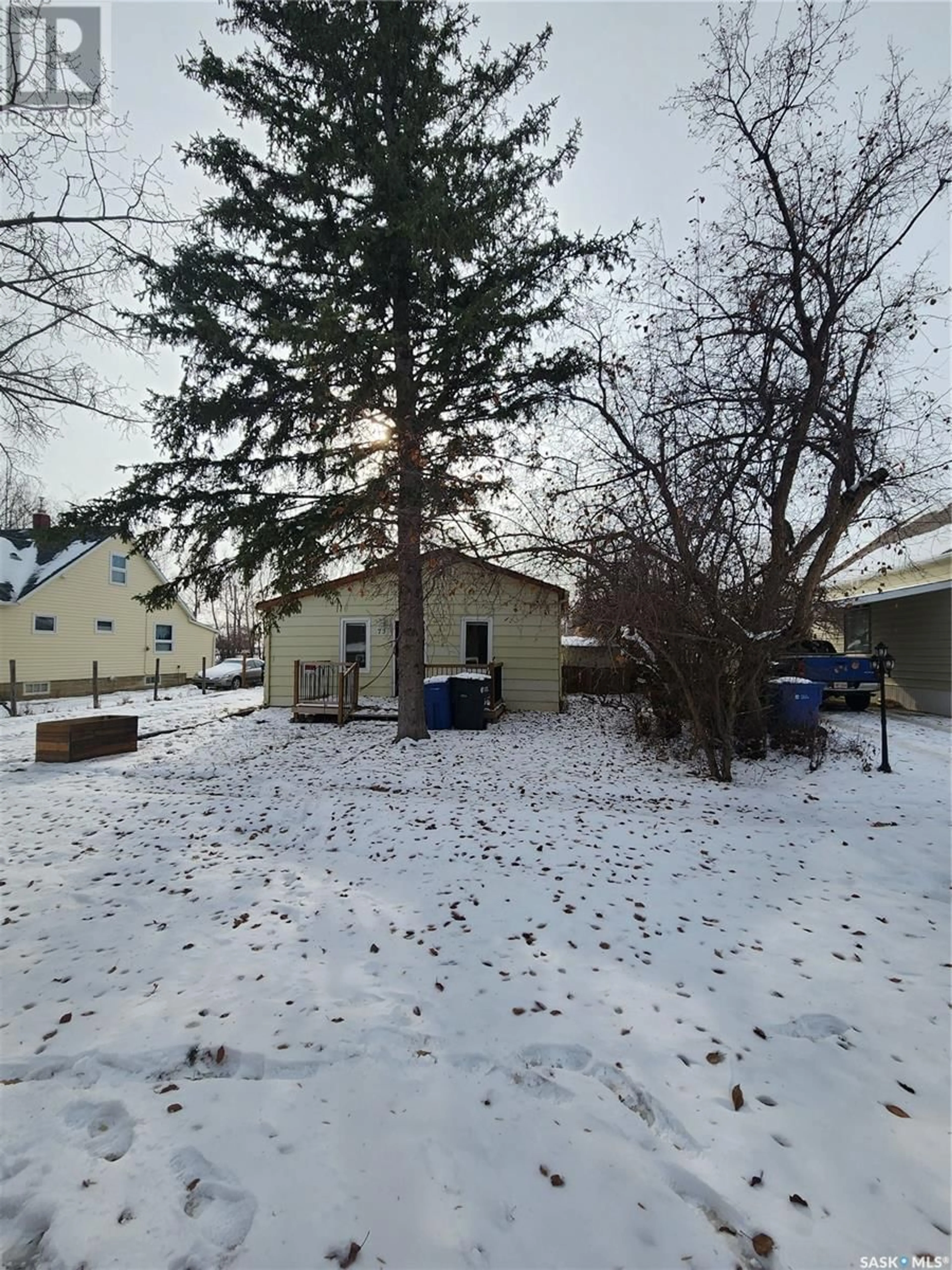 A pic from exterior of the house or condo for 73 3rd AVENUE E, Central Butte Saskatchewan S0H0T0