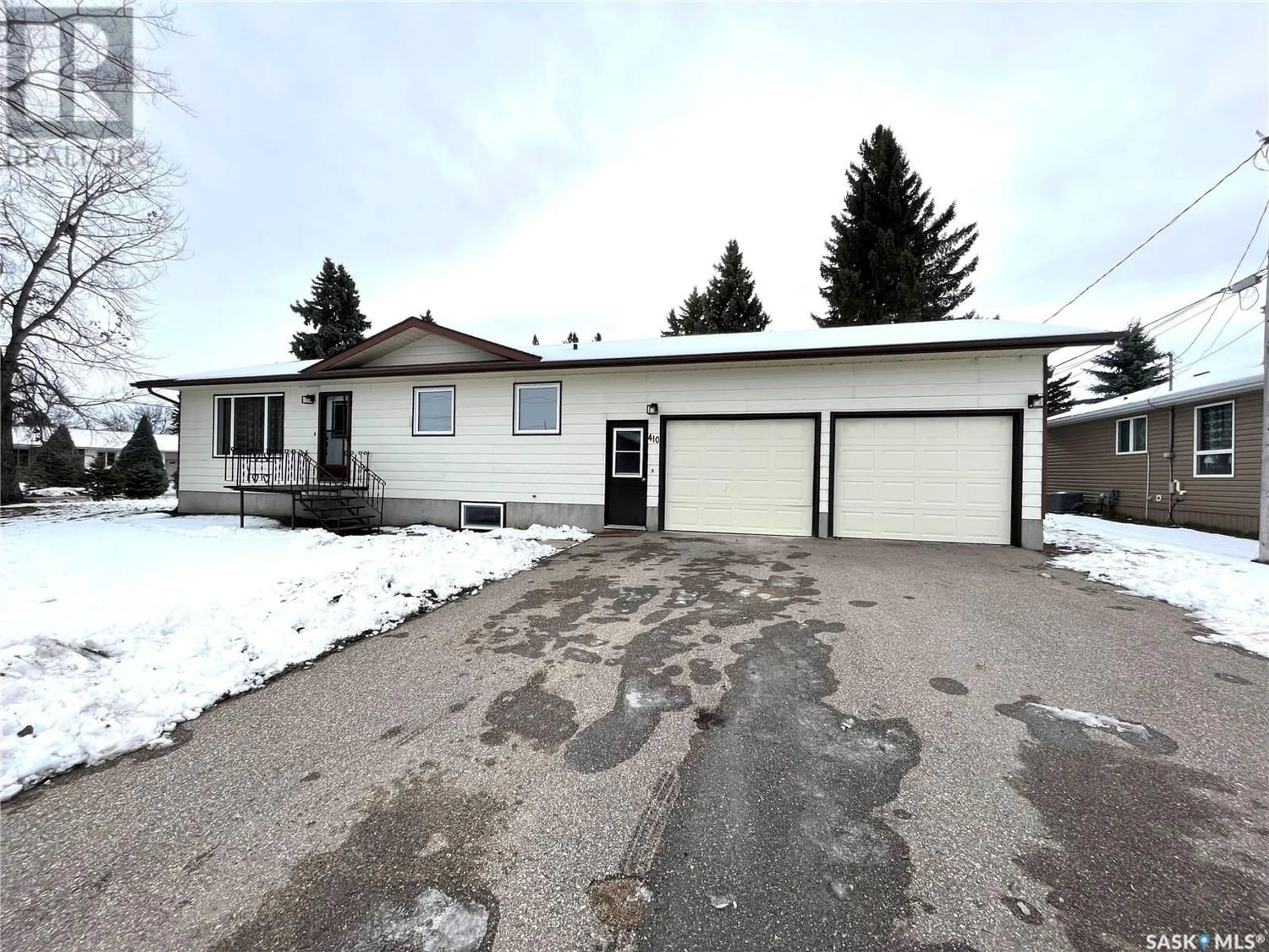Frontside or backside of a home for 410 3rd AVENUE, Whitewood Saskatchewan S0G5C0