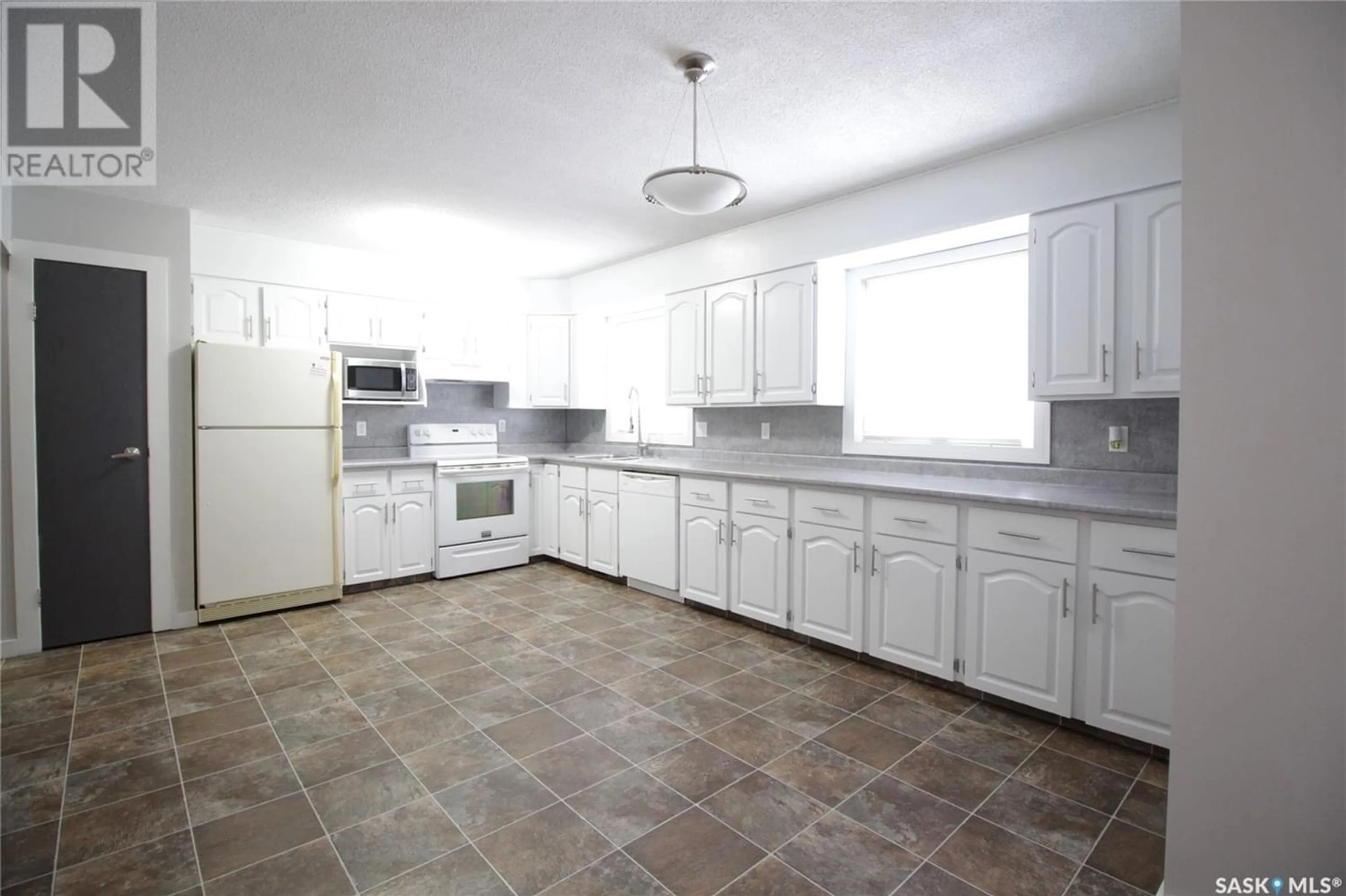 Kitchen for 410 3rd AVENUE, Whitewood Saskatchewan S0G5C0