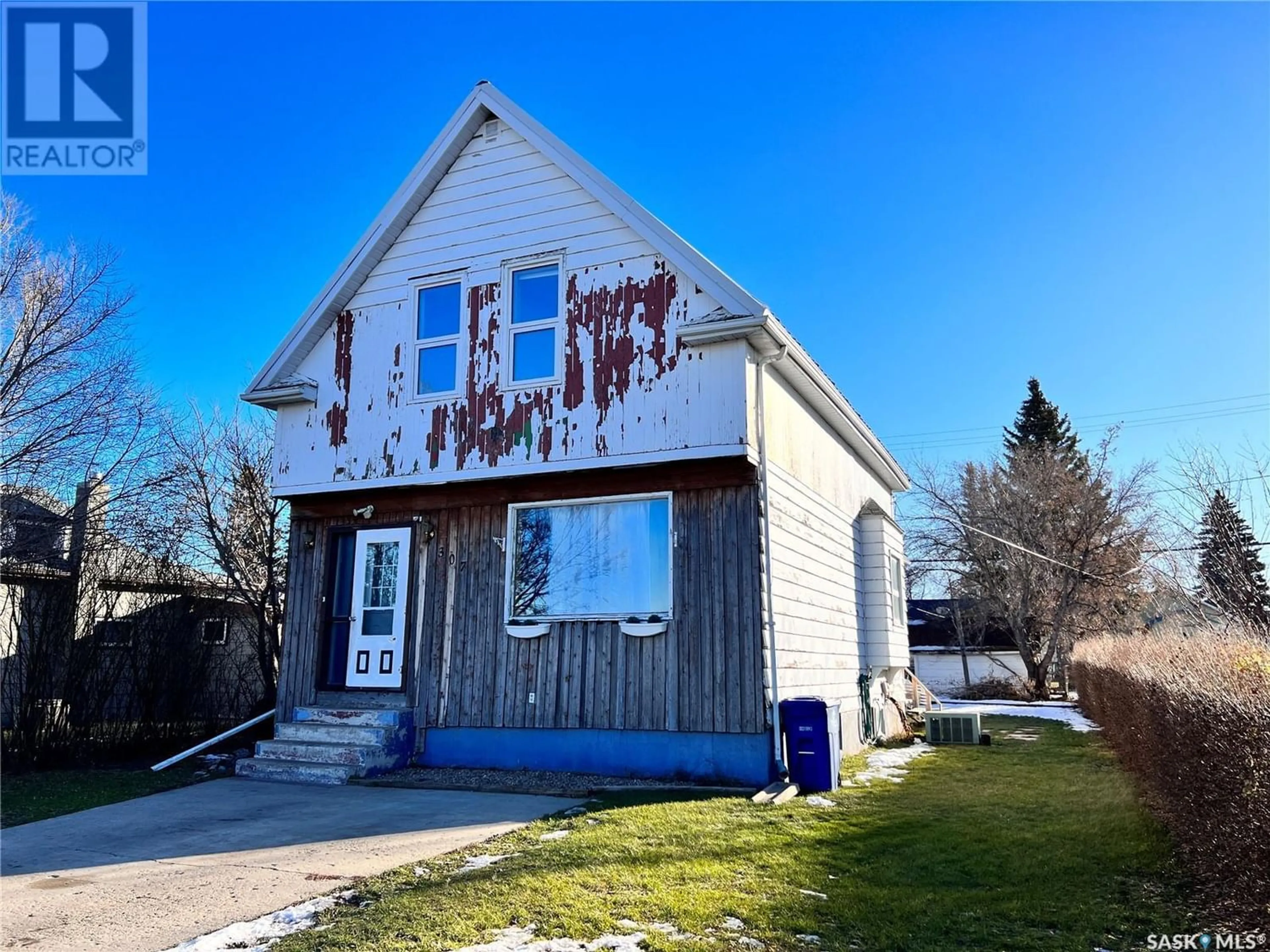 Home with unknown exterior material for 307 A AVENUE E, Wynyard Saskatchewan S0A4T0