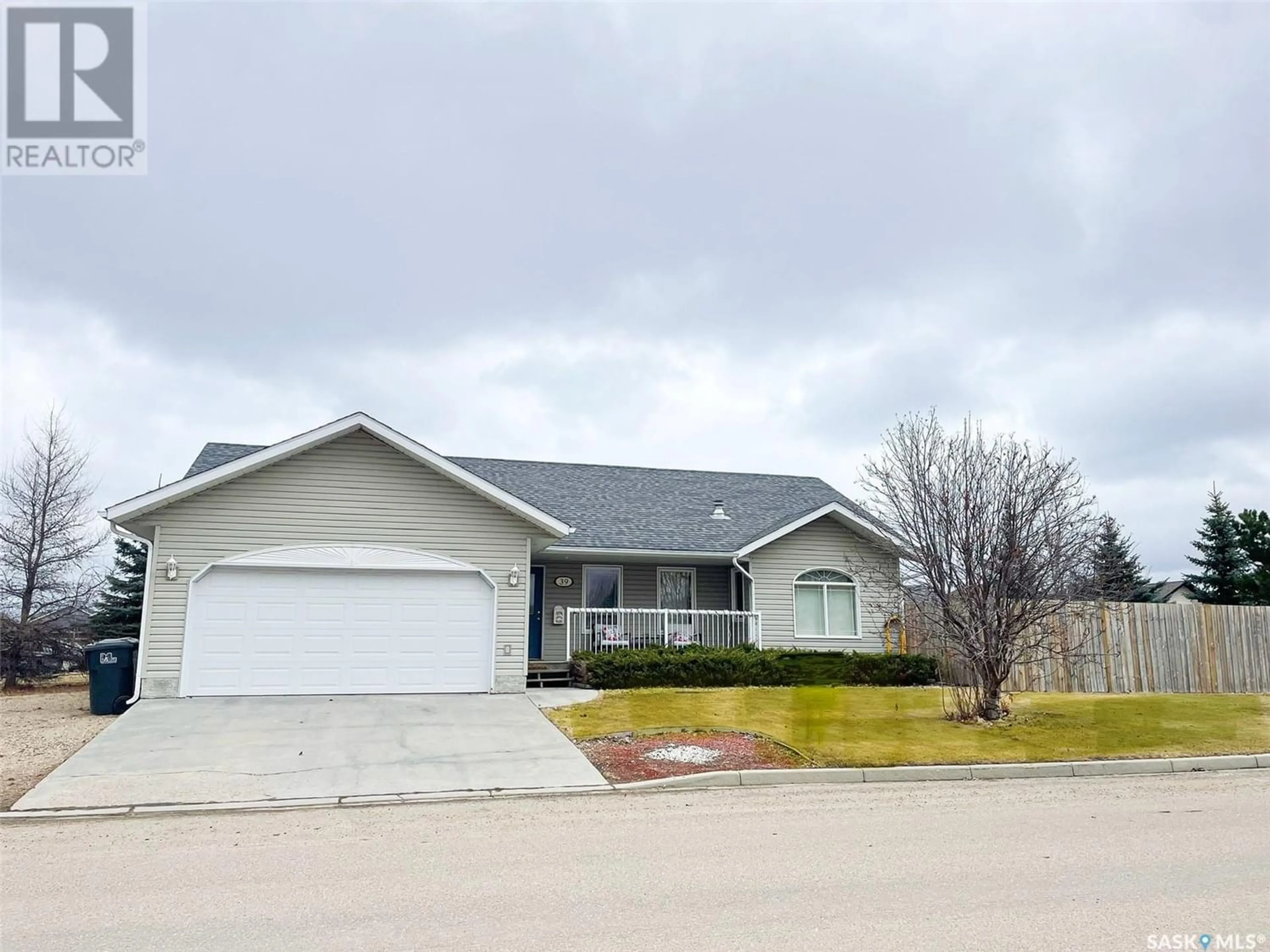 Frontside or backside of a home for 39 Morin CRESCENT, Meadow Lake Saskatchewan S9X1Z8