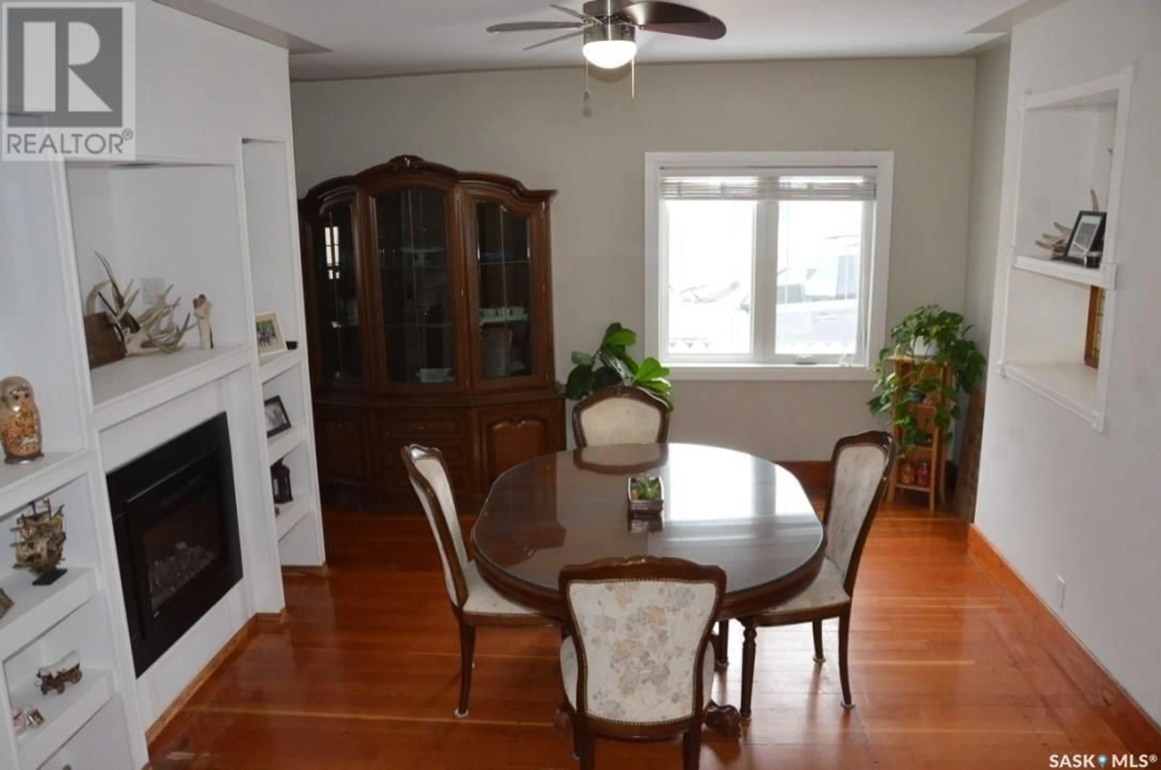 Dining room for 411 4th AVENUE E, Assiniboia Saskatchewan S0H0B0