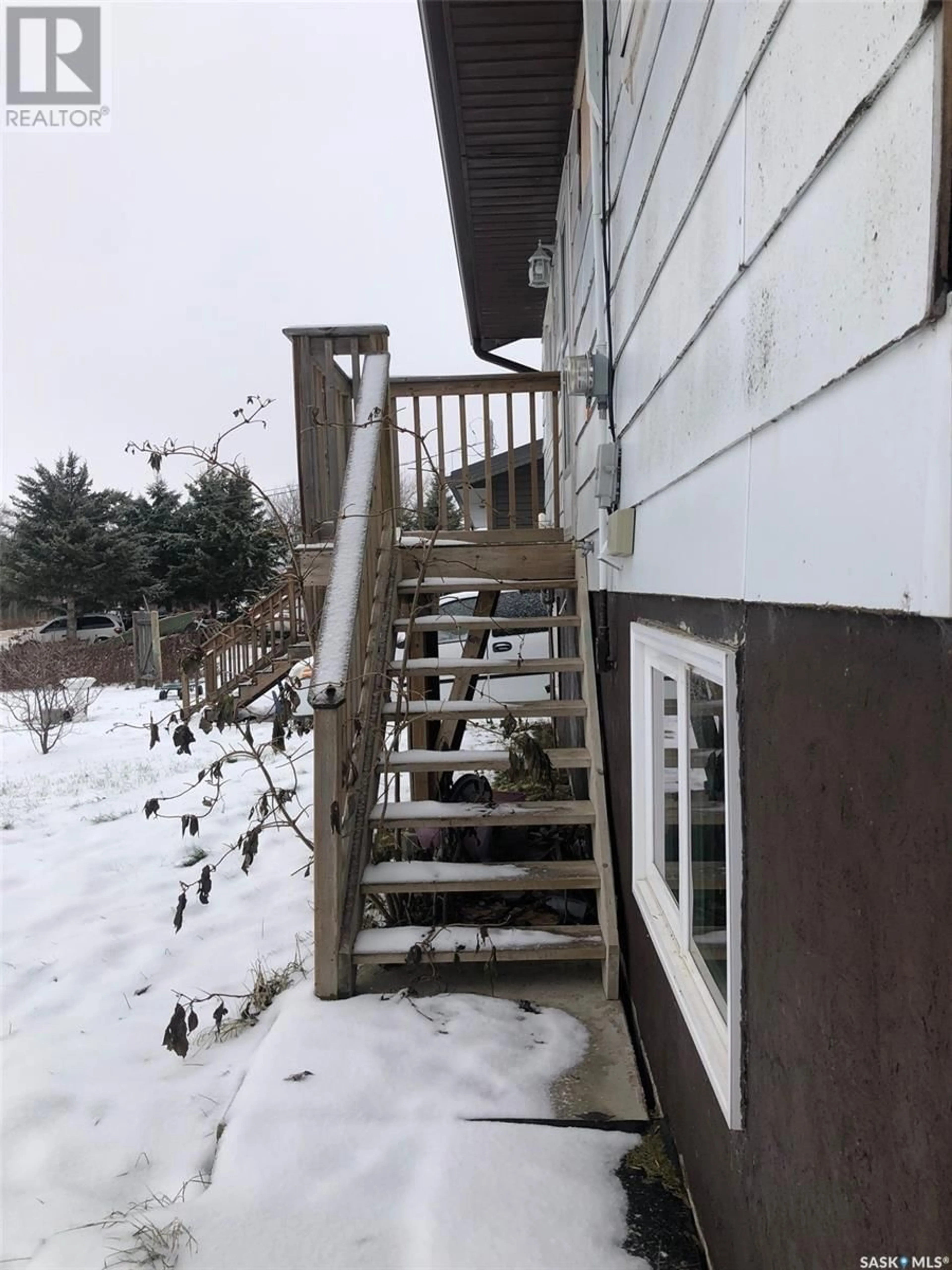 Stairs for 829 Sturgis AVENUE, Sturgis Saskatchewan S0A0J0