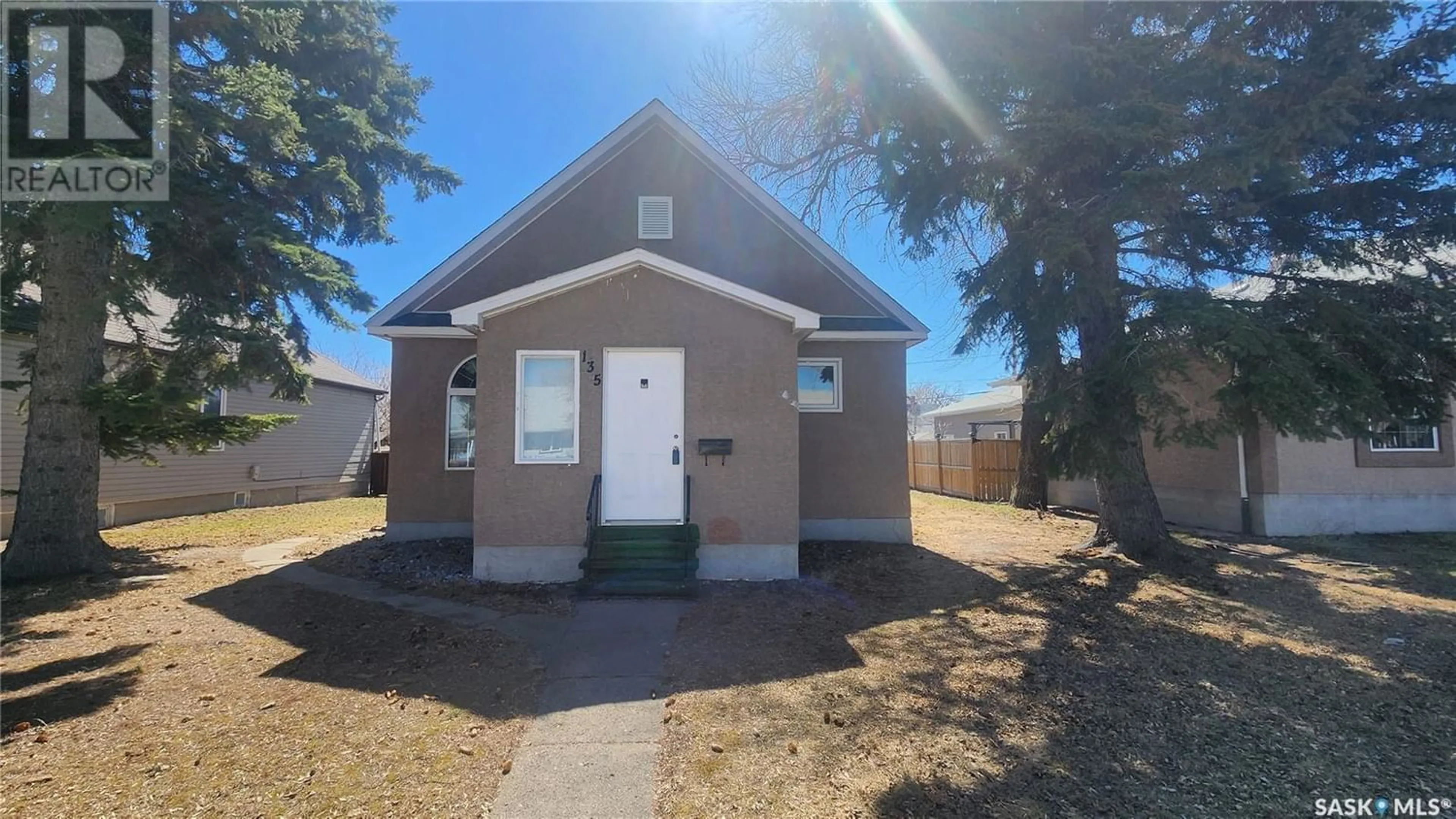 Frontside or backside of a home for 135 6th AVENUE W, Melville Saskatchewan S0A2P0
