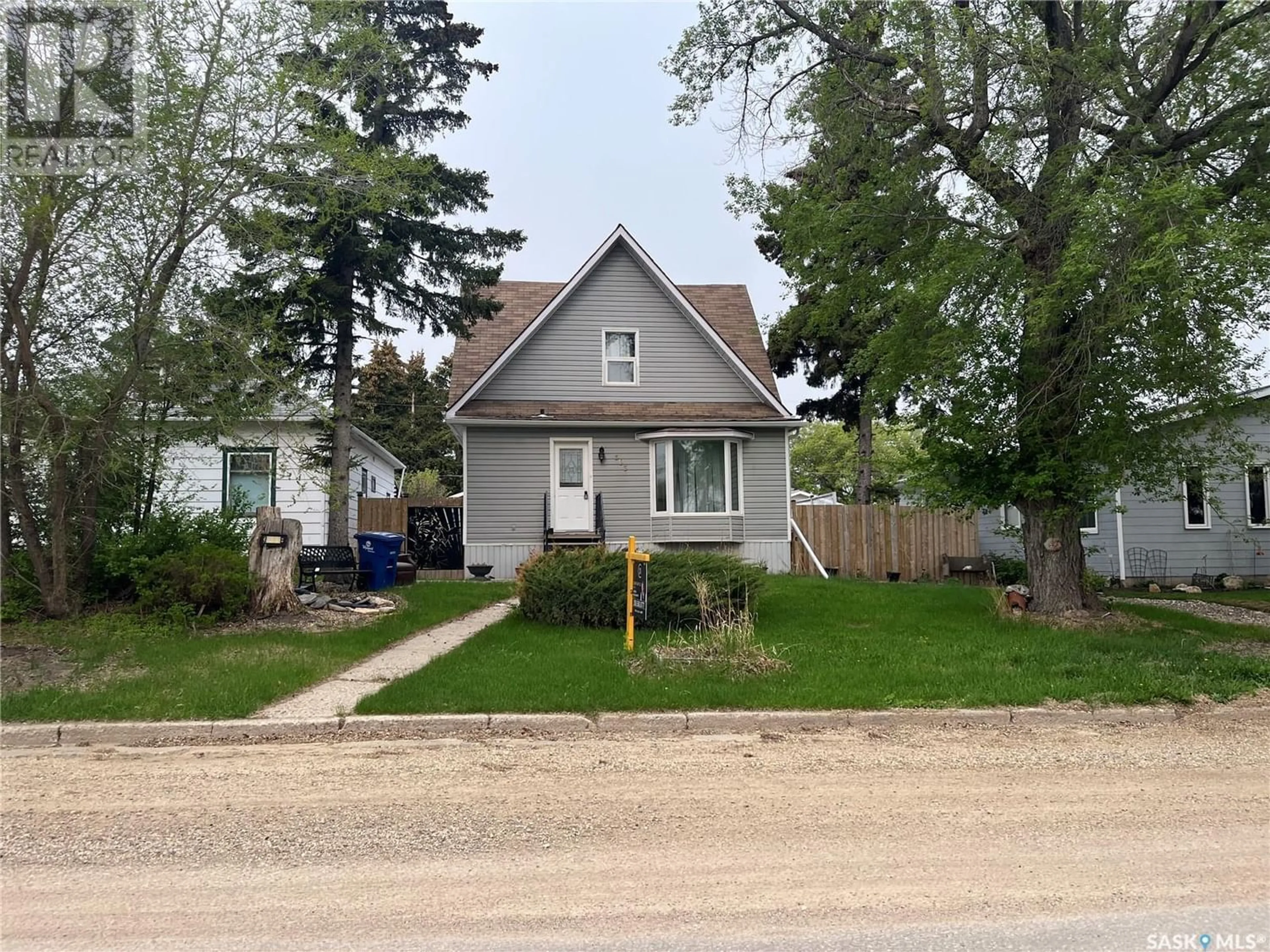 Frontside or backside of a home for 303 3RD STREET E, Wynyard Saskatchewan S0A4T0
