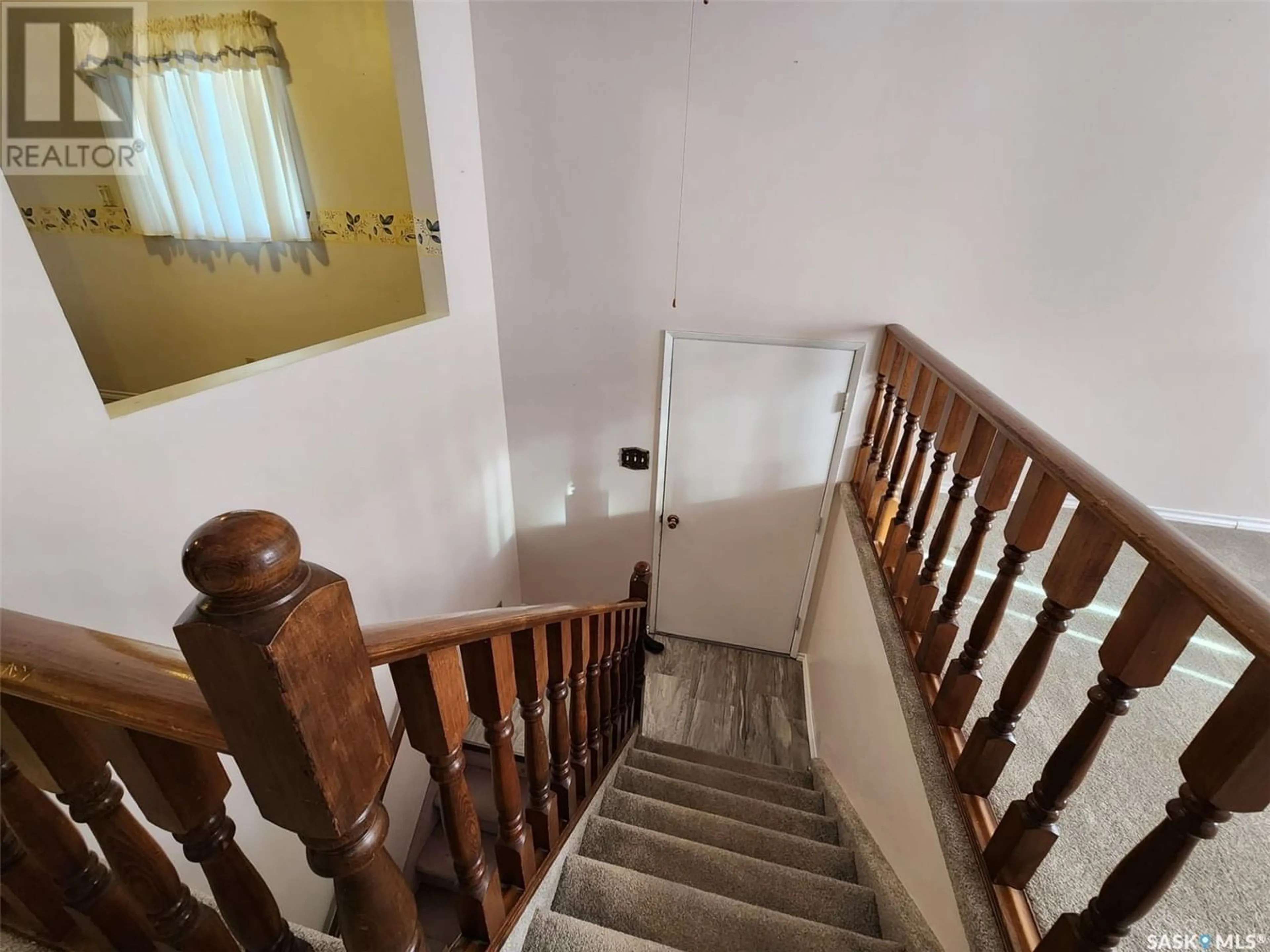 Stairs for 58 Avens ROAD, Moose Jaw Saskatchewan S6J1B6