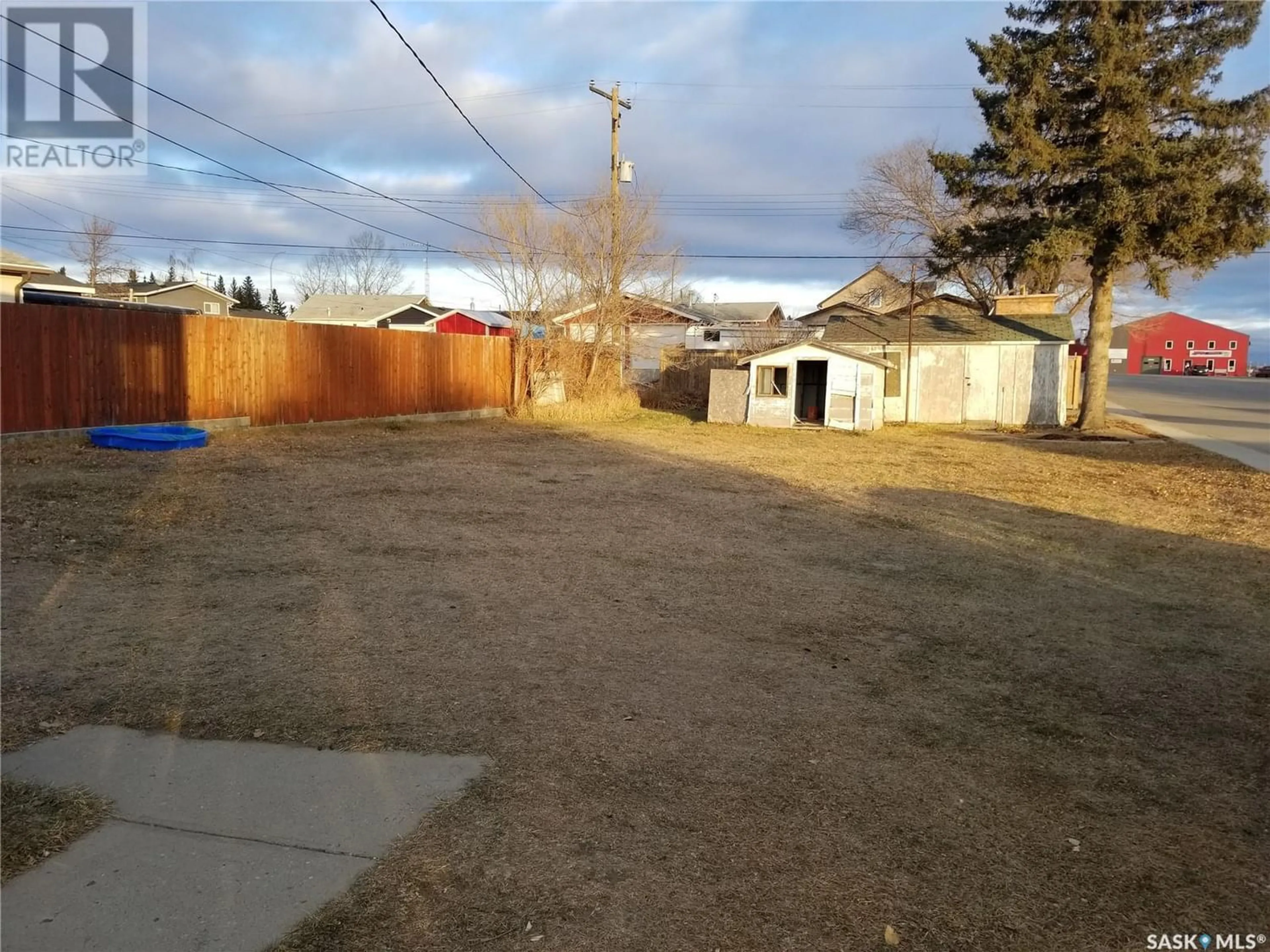 Fenced yard for 4901 Leader STREET, Macklin Saskatchewan S0L2C0
