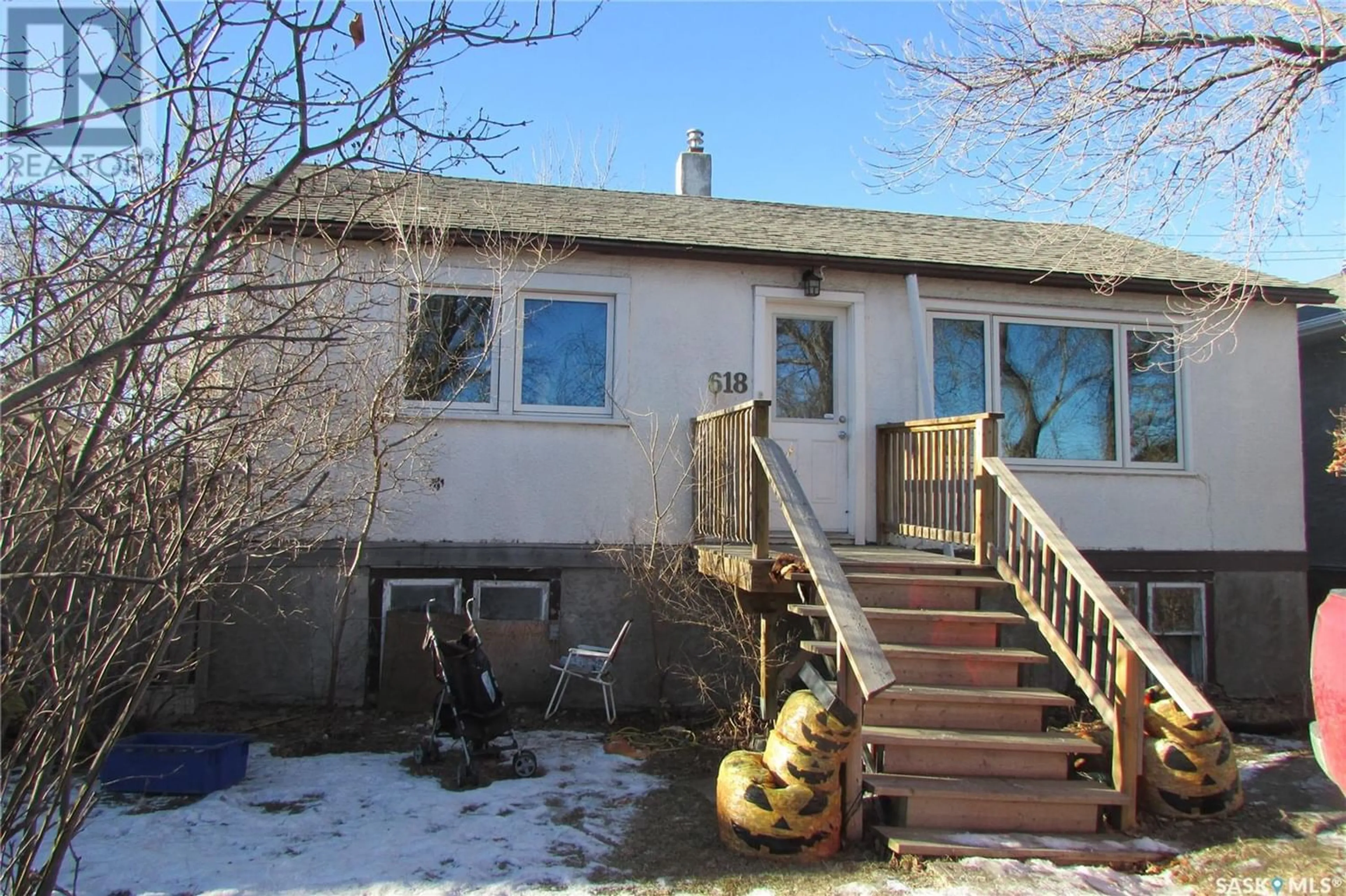 A pic from exterior of the house or condo for 618 Wascana STREET, Regina Saskatchewan S4T4H3