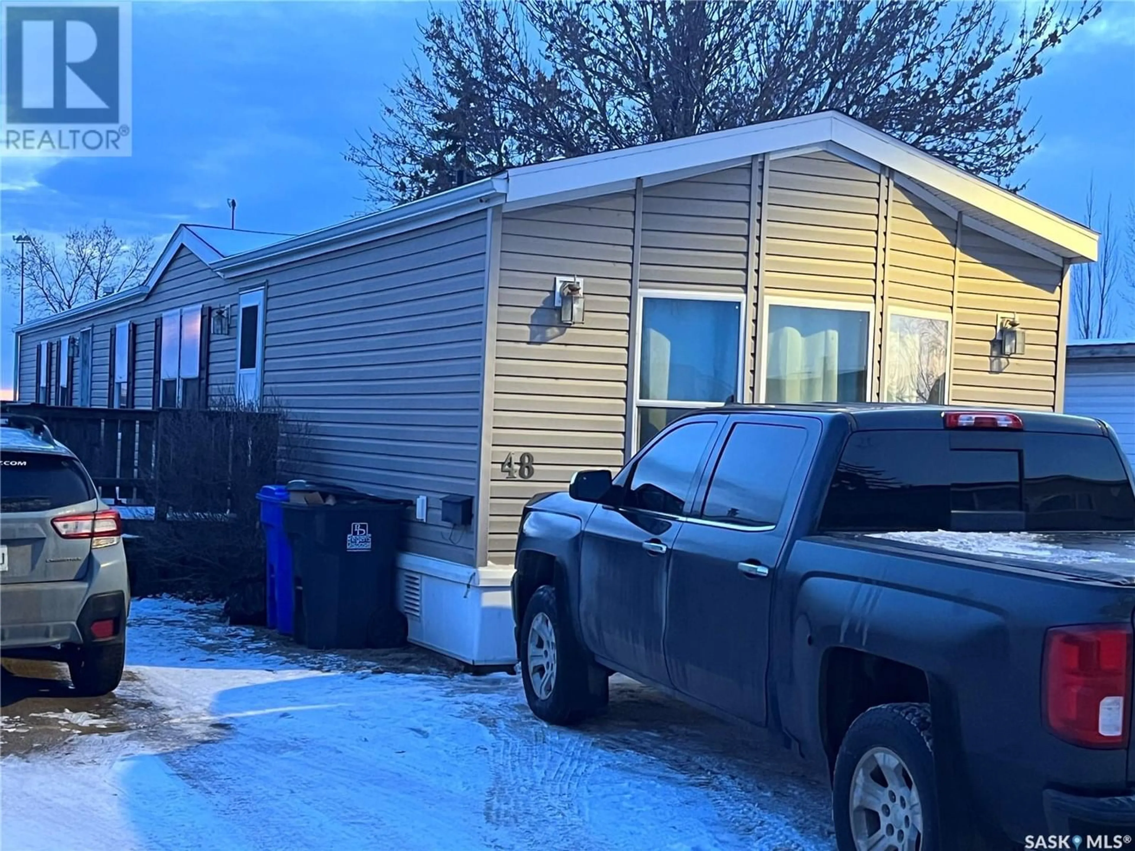 A pic from exterior of the house or condo for 48 106 1st AVENUE SW, Weyburn Saskatchewan S4H2J1