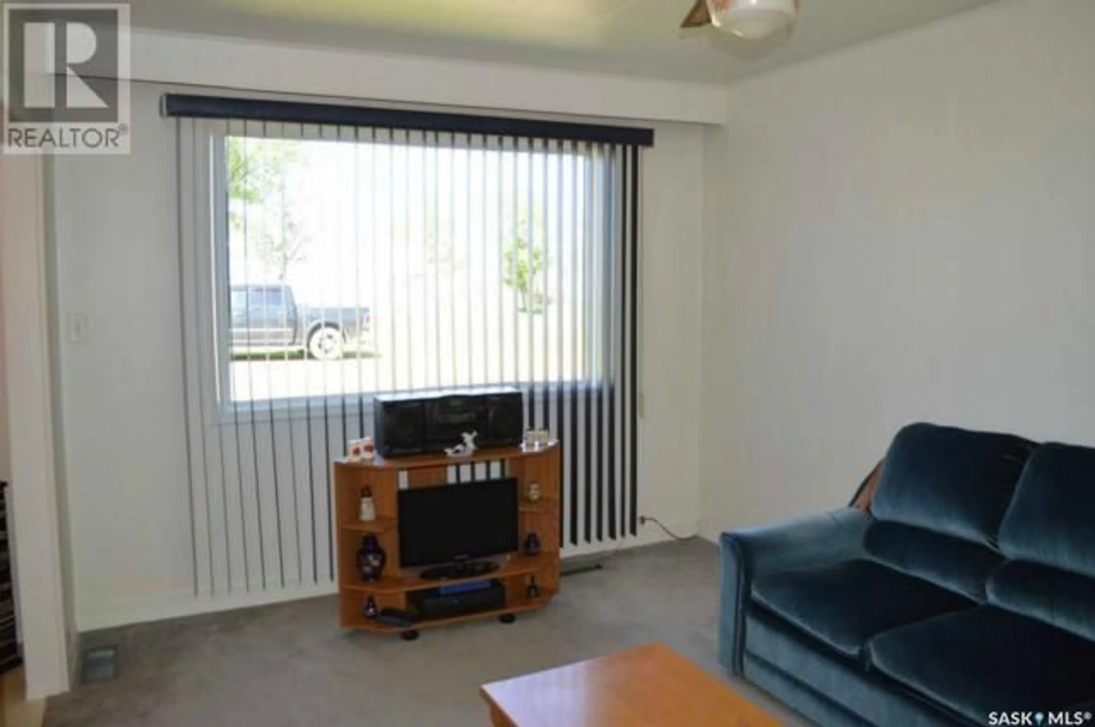 Living room for 266 Hansen AVENUE, Macoun Saskatchewan S0C1P0