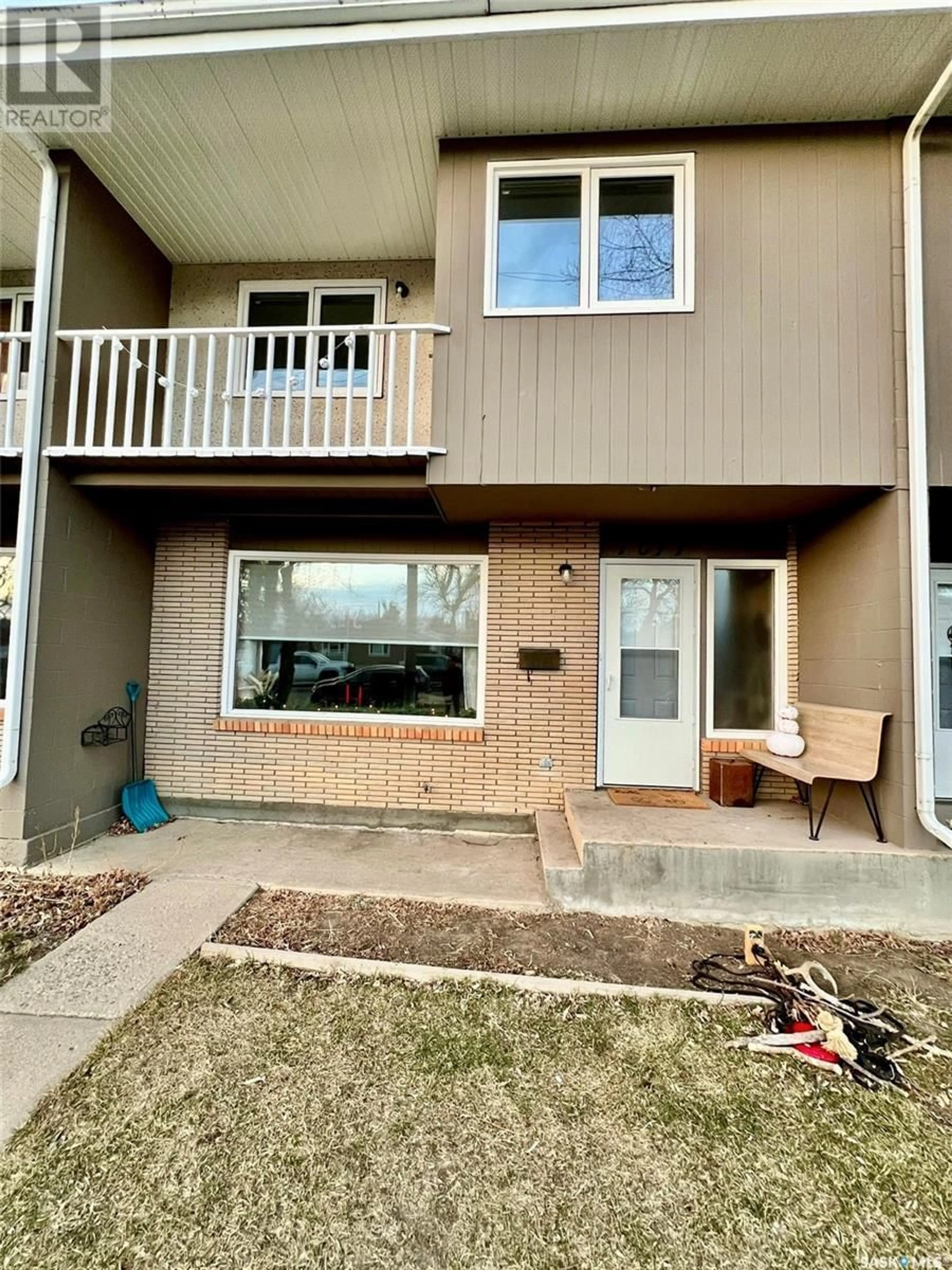 A pic from exterior of the house or condo for 1071 Sidney STREET E, Swift Current Saskatchewan S9H1T8
