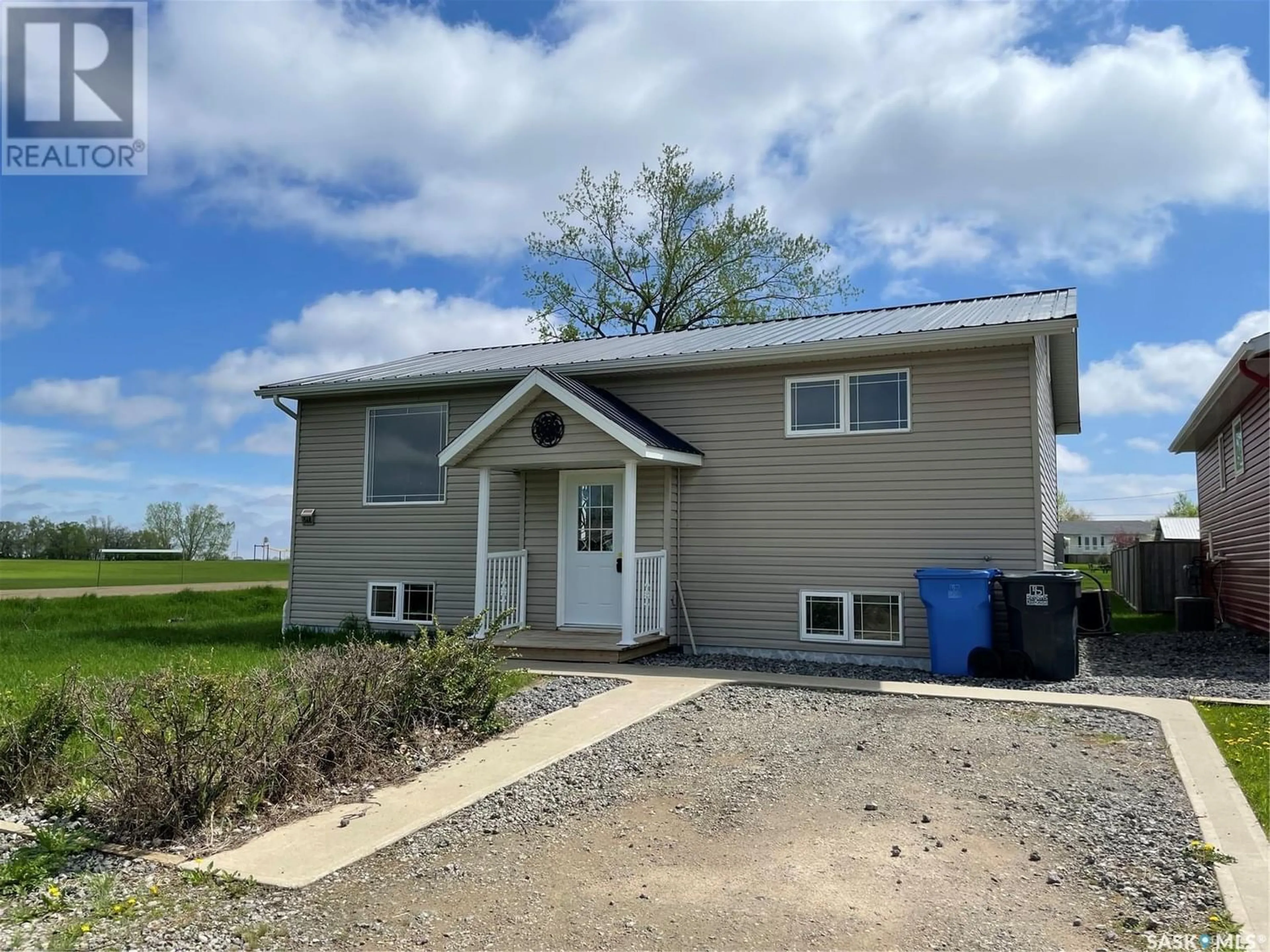 Frontside or backside of a home for 568 Sorlien AVENUE, Macoun Saskatchewan S0C1P0