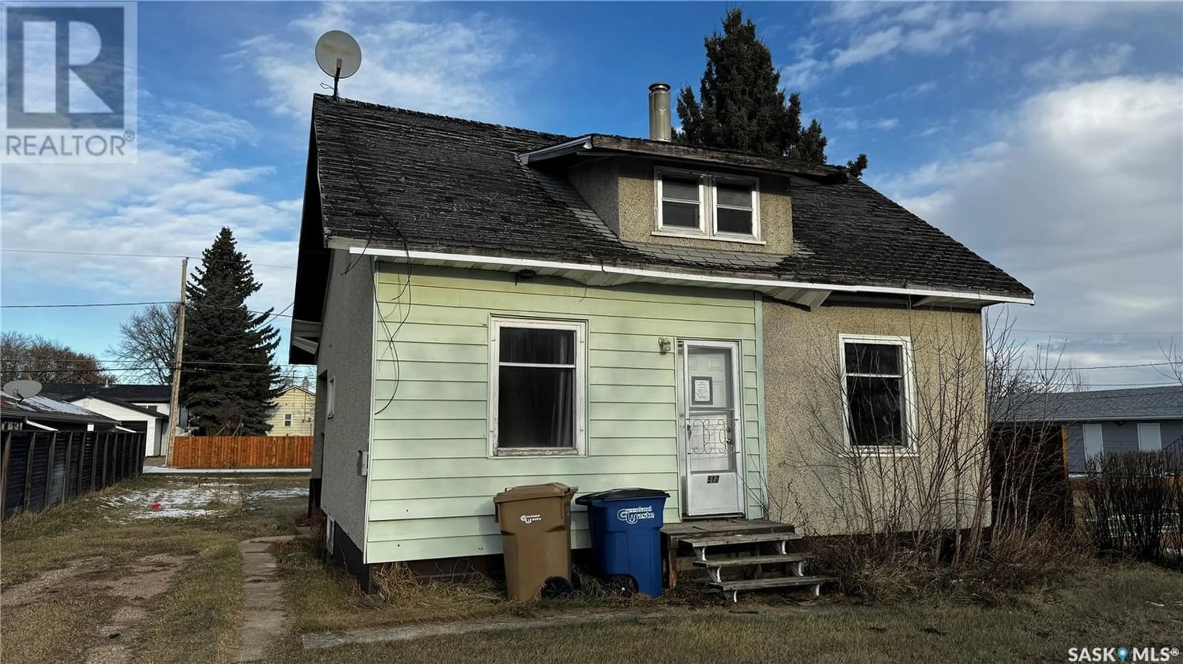 Home with unknown exterior material for 512 1st AVENUE E, Shellbrook Saskatchewan S0J2E0