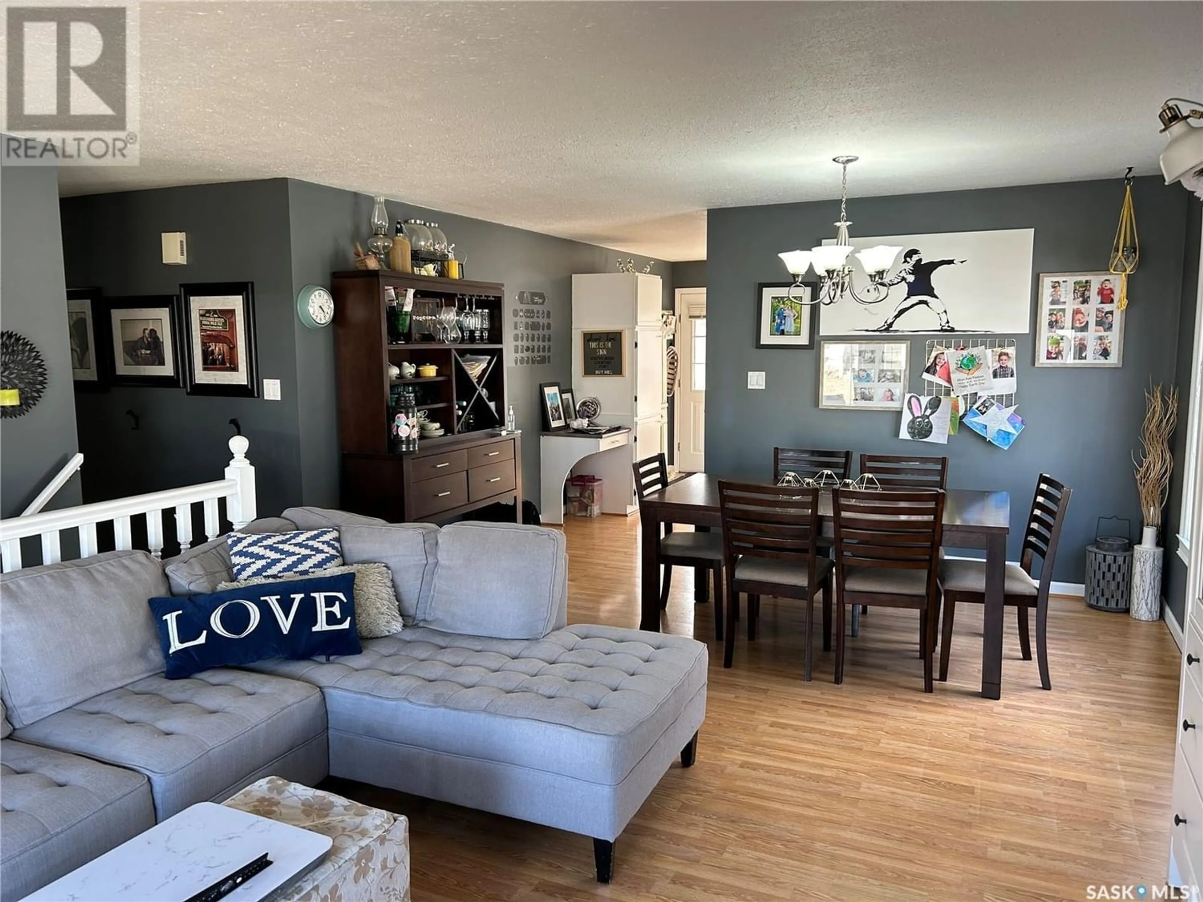 Living room for 7 Coupland CRESCENT, Meadow Lake Saskatchewan S9X1B1