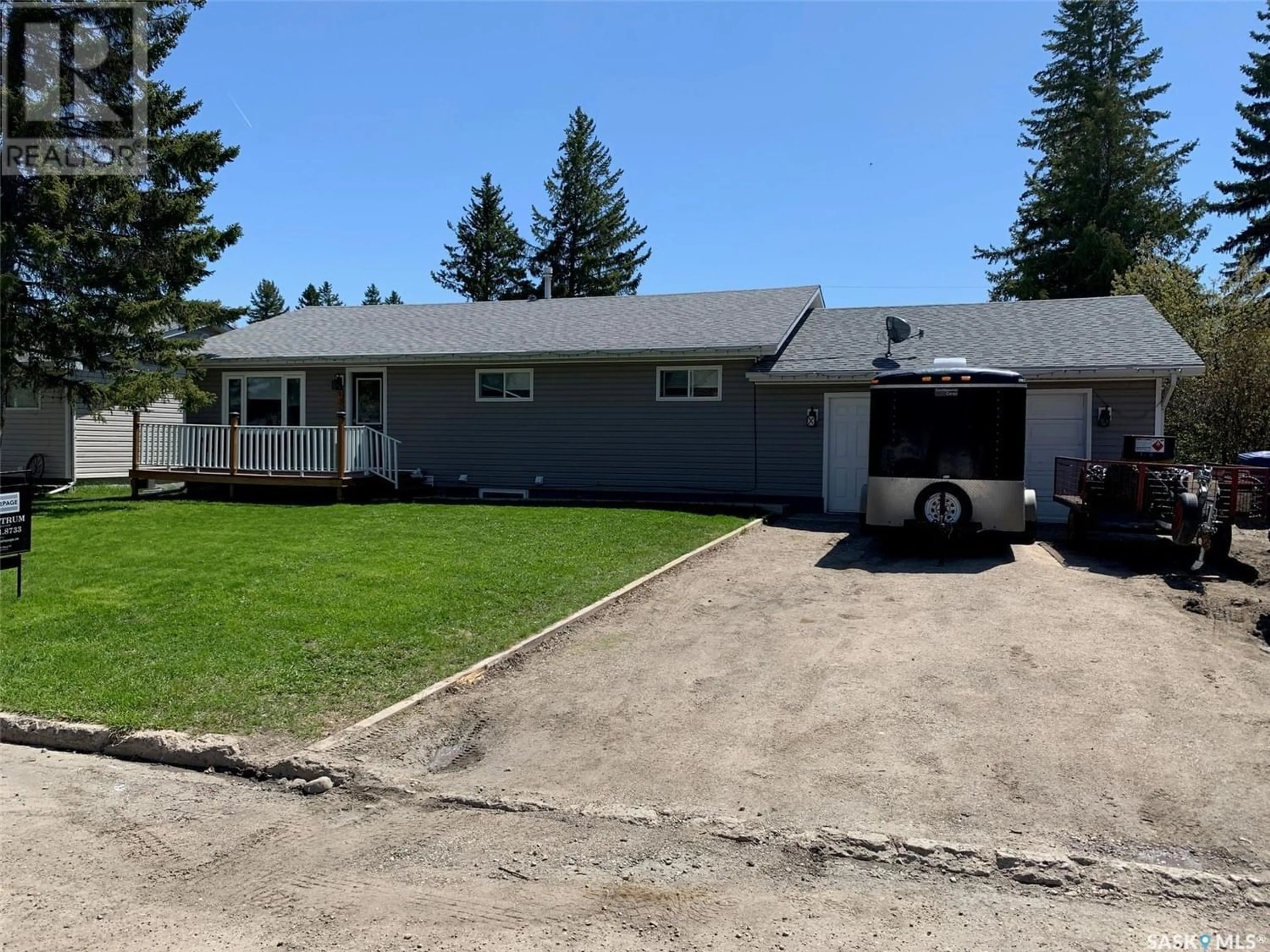 Frontside or backside of a home for 1007 Carleton STREET, Moosomin Saskatchewan S0G3N0