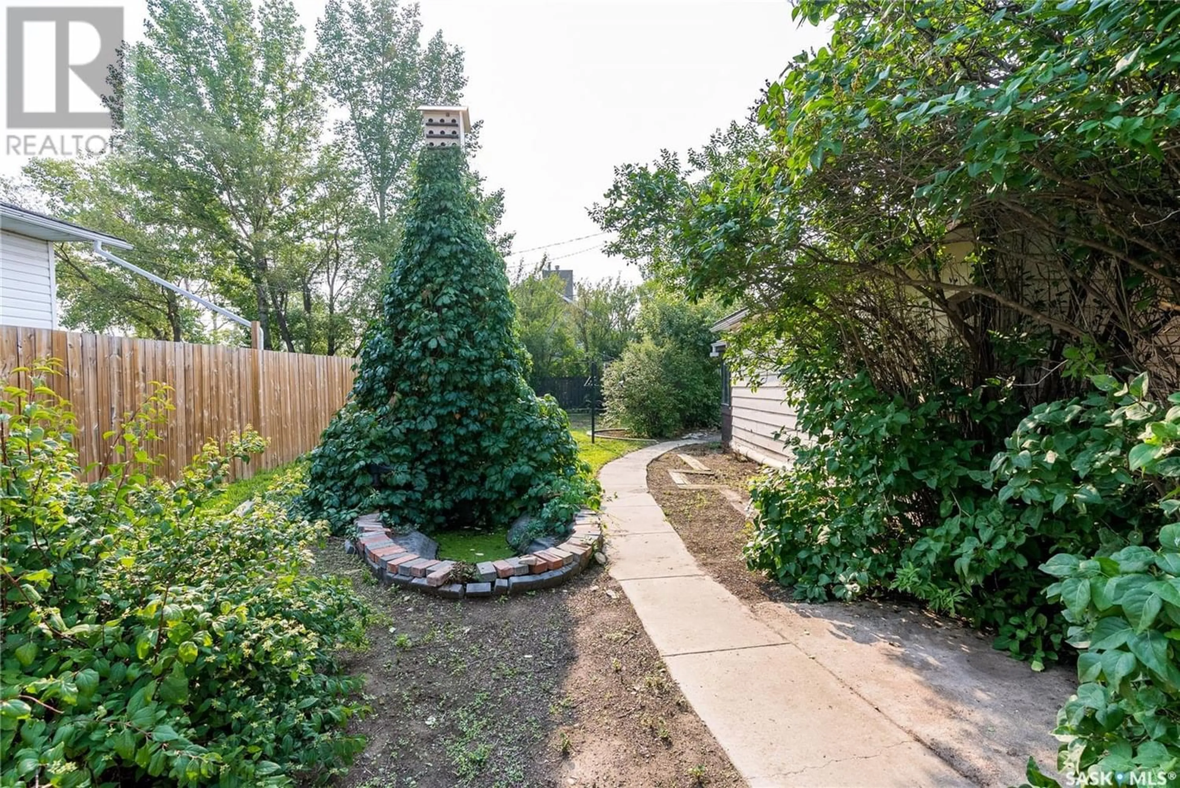 Patio for 101 3rd AVENUE, Hanley Saskatchewan S0K2E0