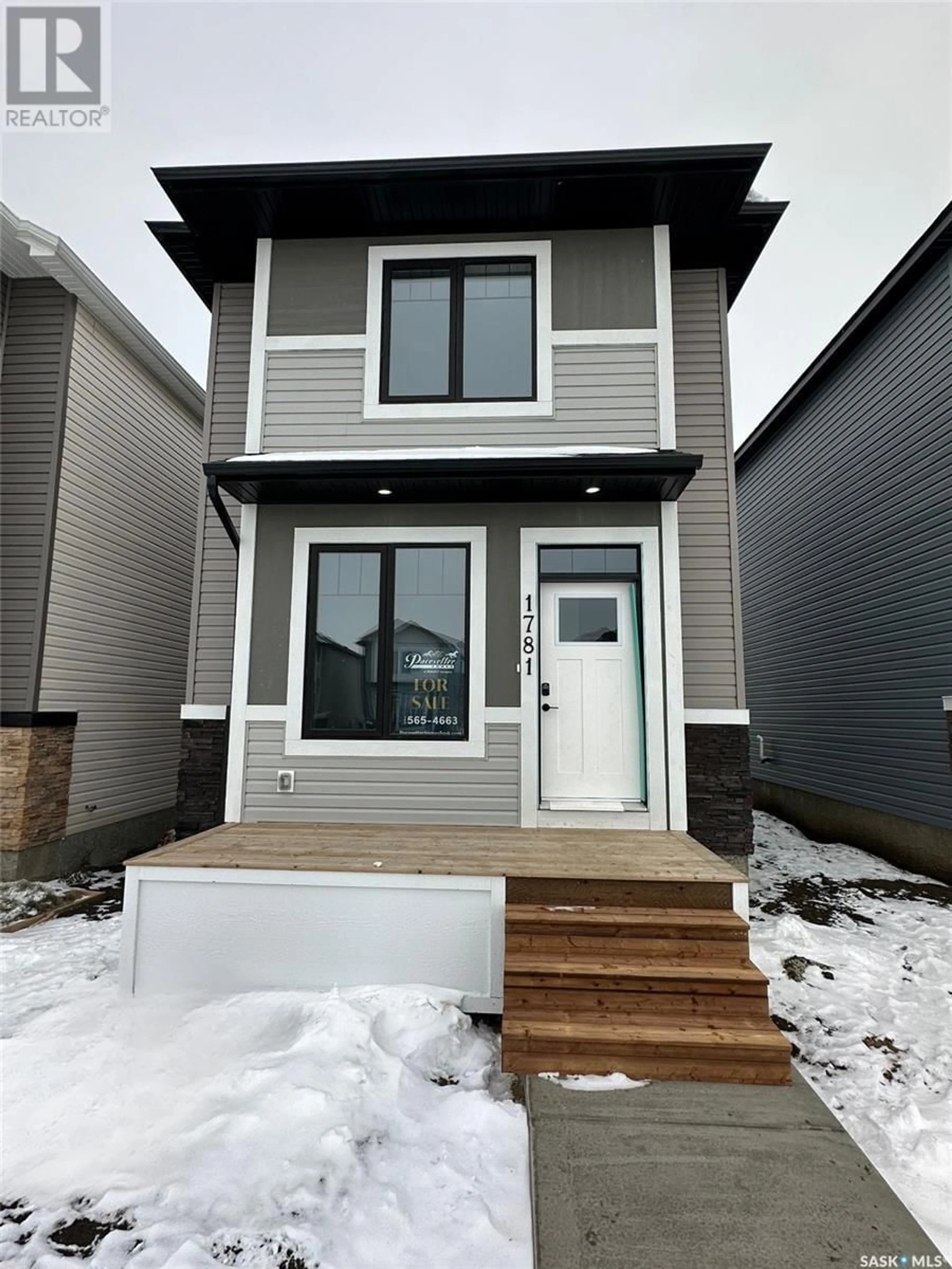 A pic from exterior of the house or condo for 1781 West Market STREET, Regina Saskatchewan S4Y0G2