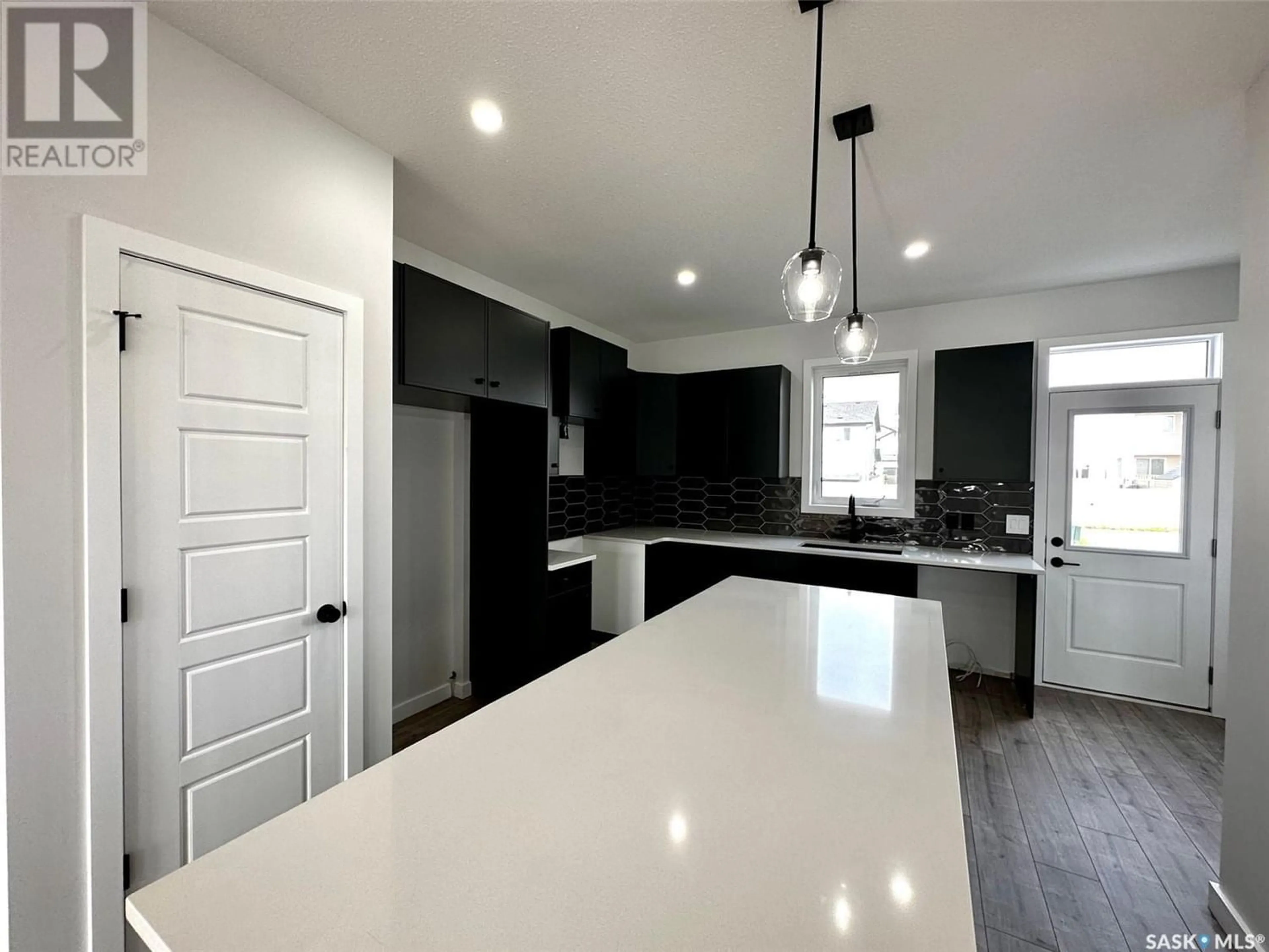 Contemporary kitchen for 1781 West Market STREET, Regina Saskatchewan S4Y0G2