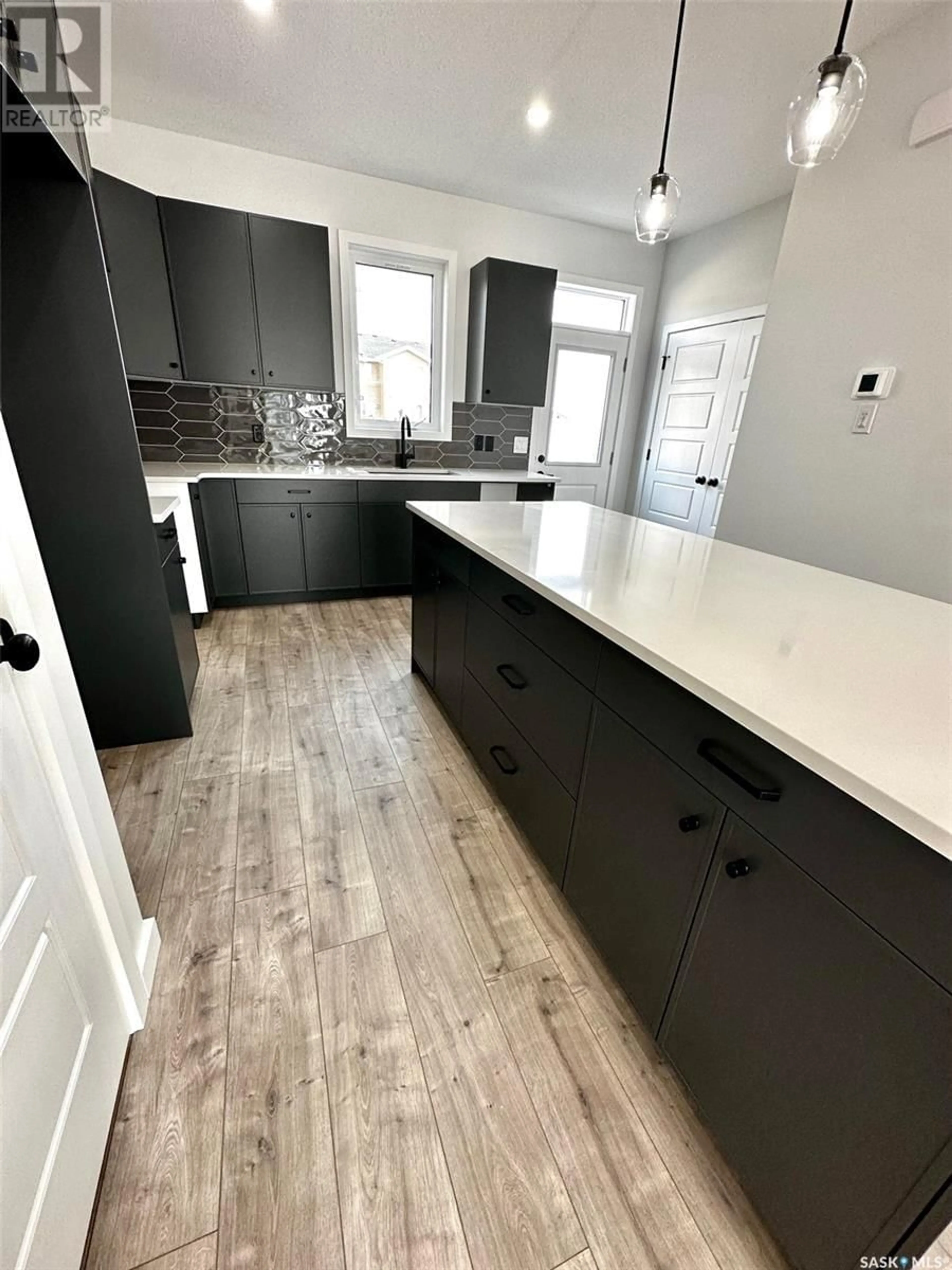 Contemporary kitchen for 1781 West Market STREET, Regina Saskatchewan S4Y0G2