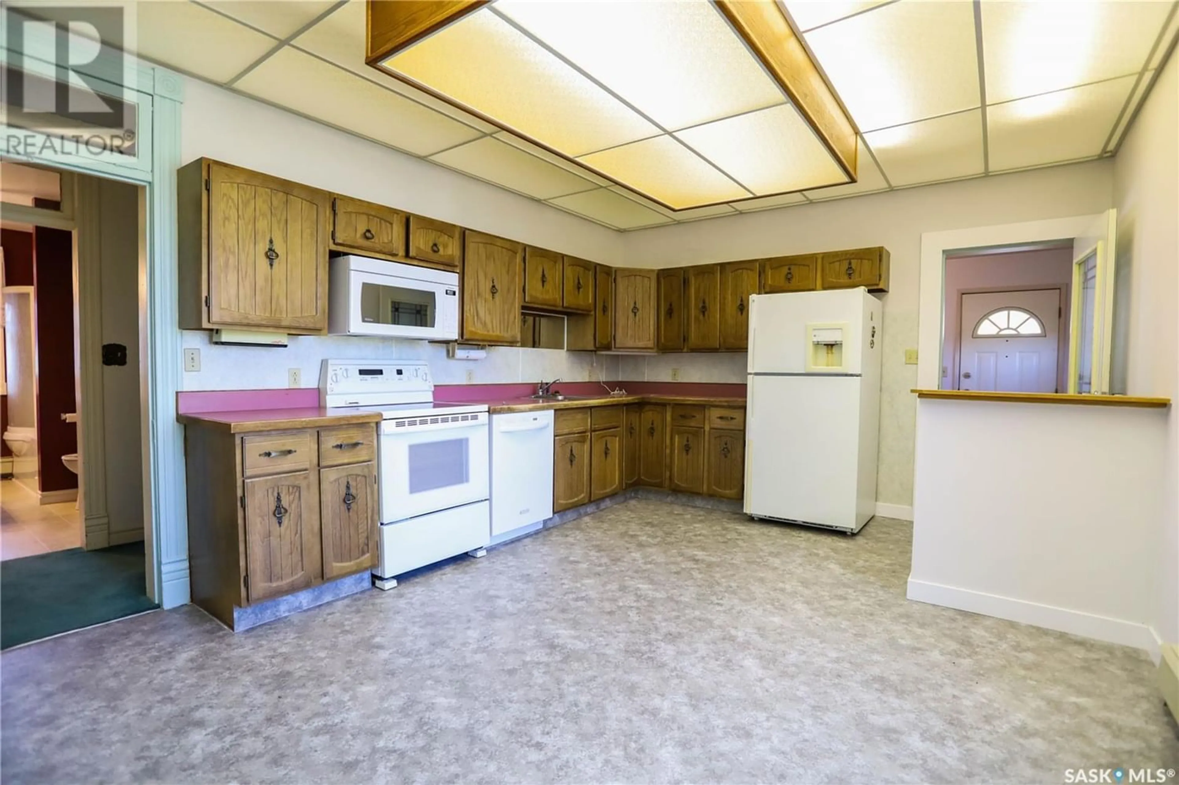 Standard kitchen for 132 28th STREET, Battleford Saskatchewan S0M0E0