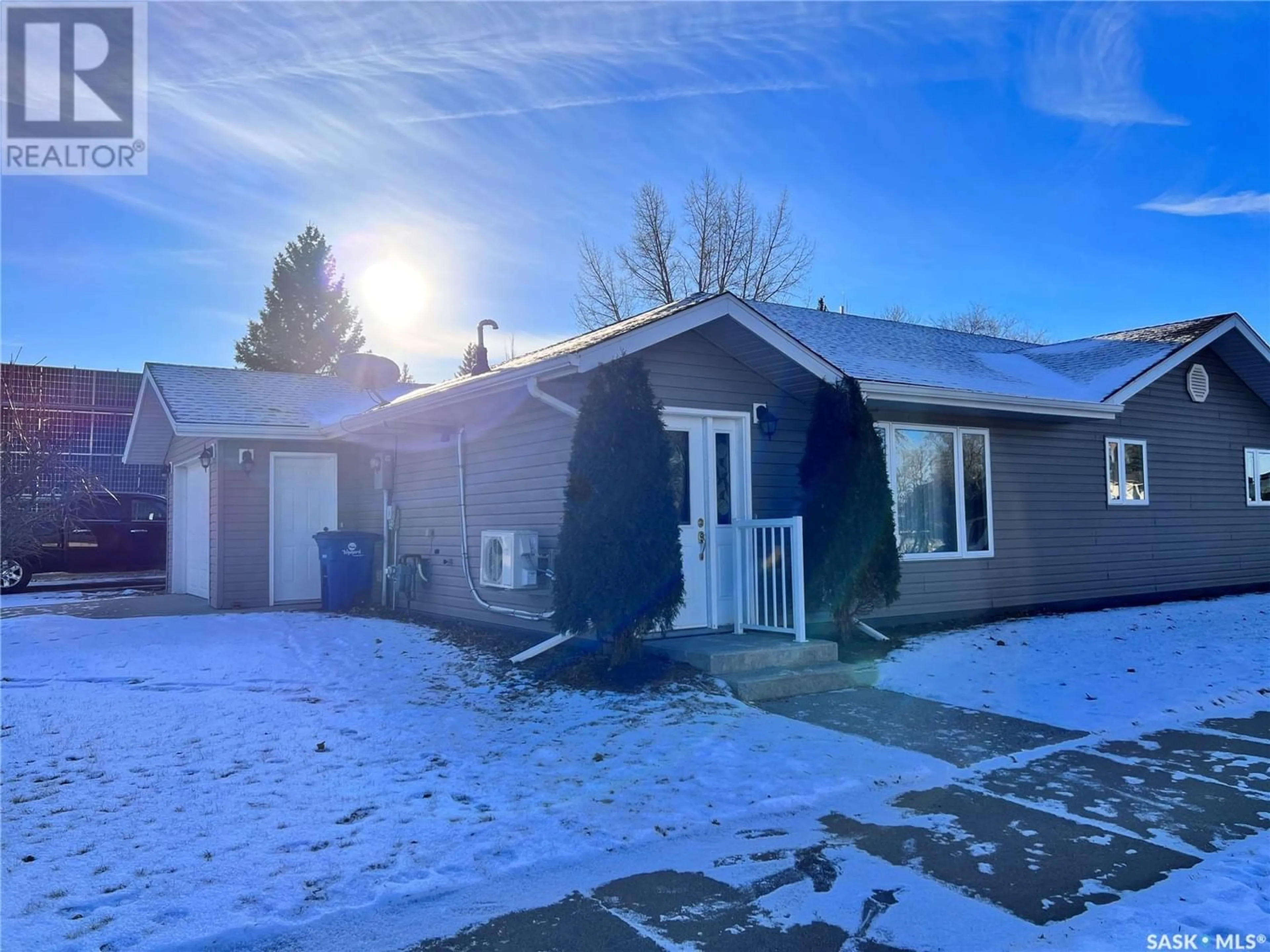 Home with unknown exterior material for 201 C AVENUE E, Wynyard Saskatchewan S0A4T0