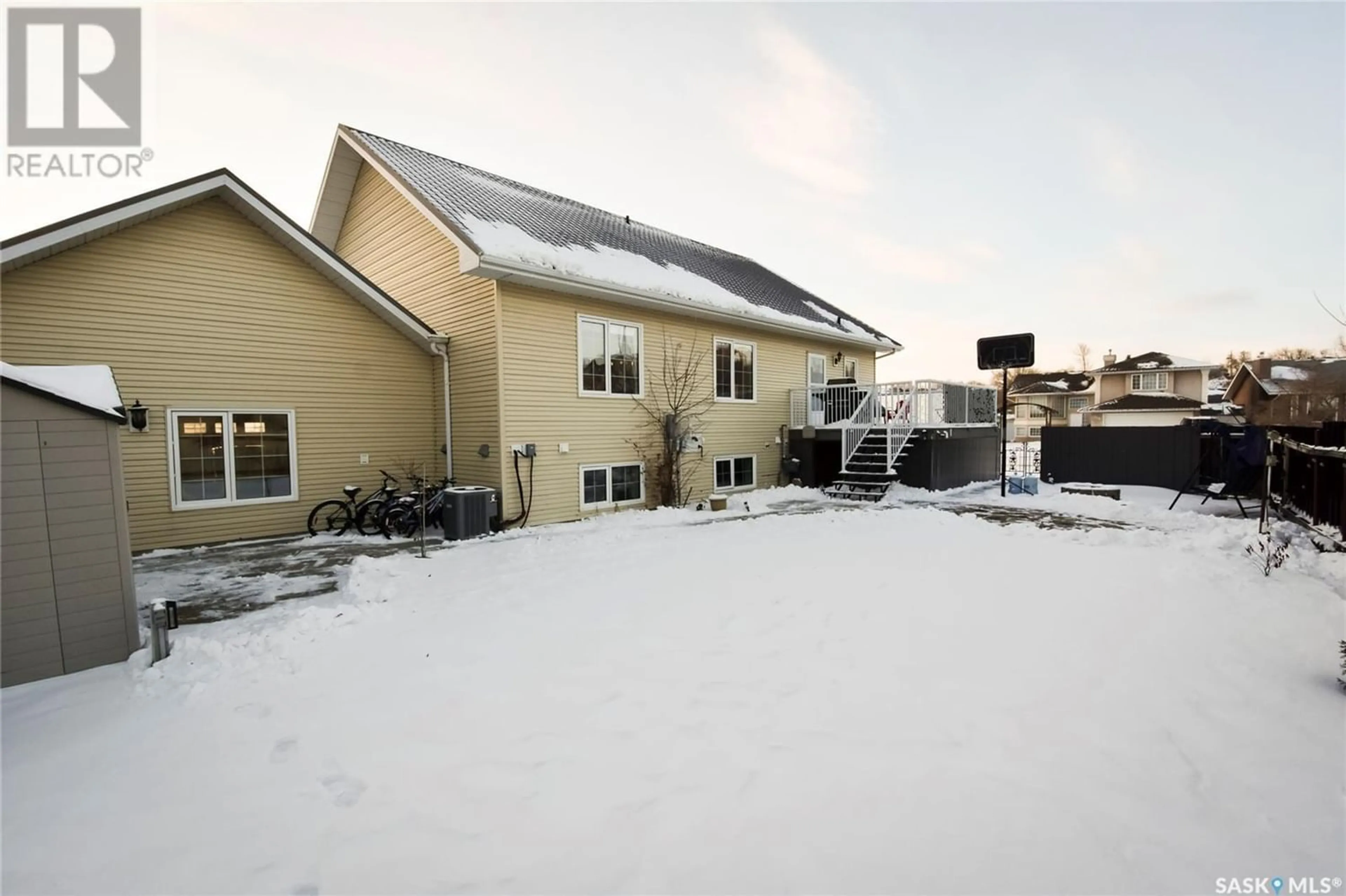 A pic from exterior of the house or condo for 791 Sunset BAY, Estevan Saskatchewan S4A2R1