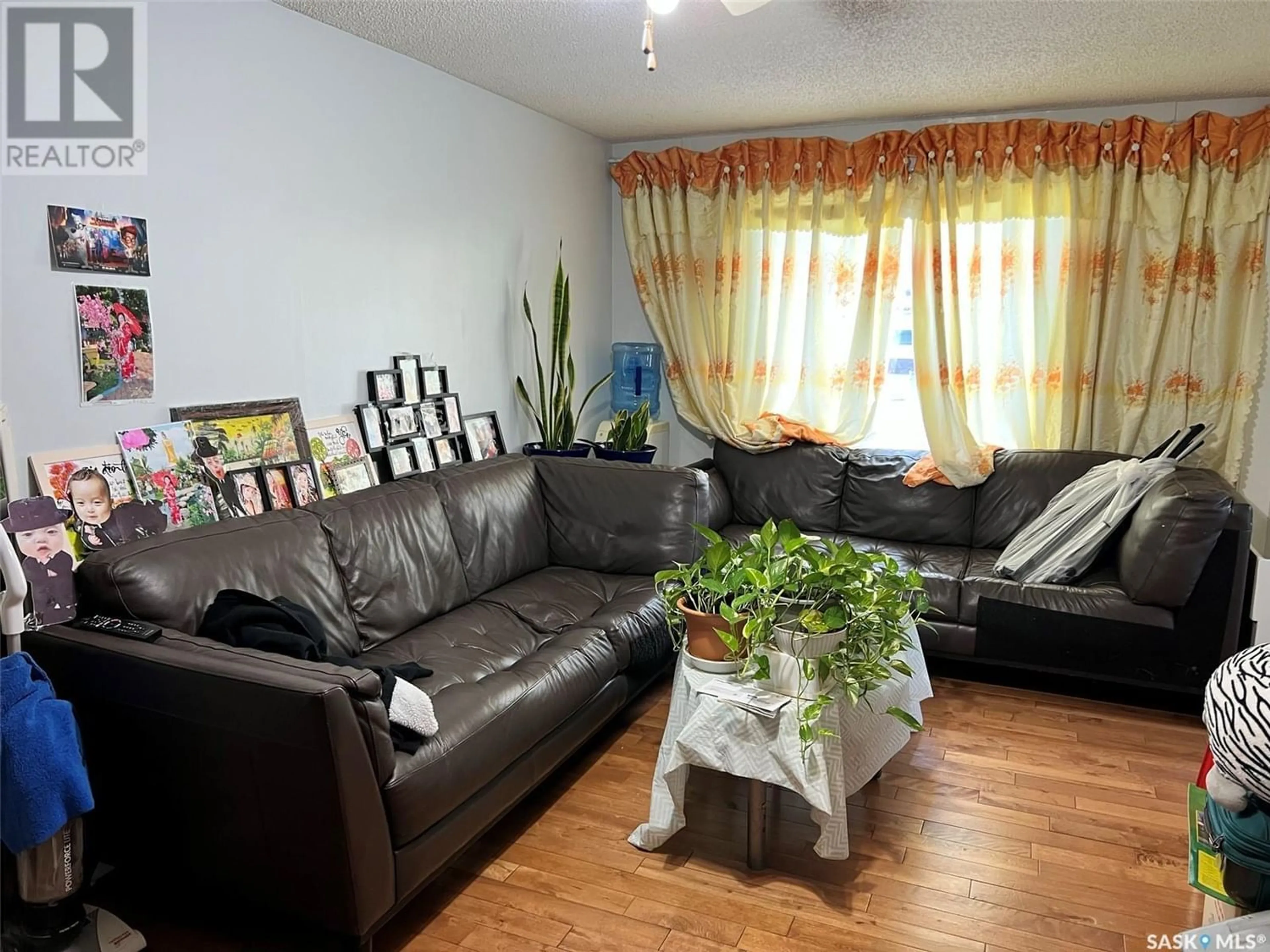 Living room for 1004 Argyle STREET, Regina Saskatchewan S4T3R4