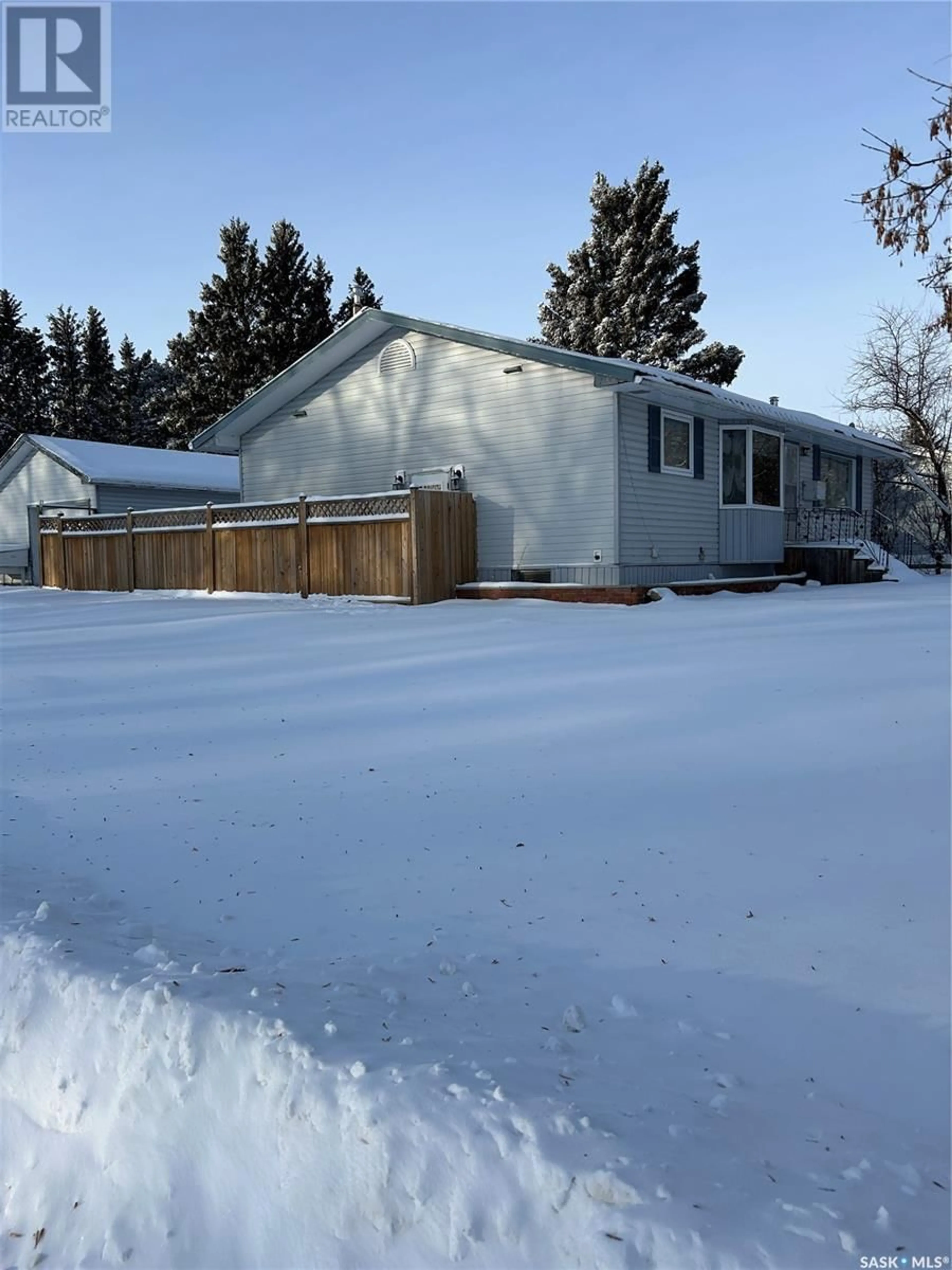 Frontside or backside of a home for 101 5th AVENUE W, Kelvington Saskatchewan S0A1W0