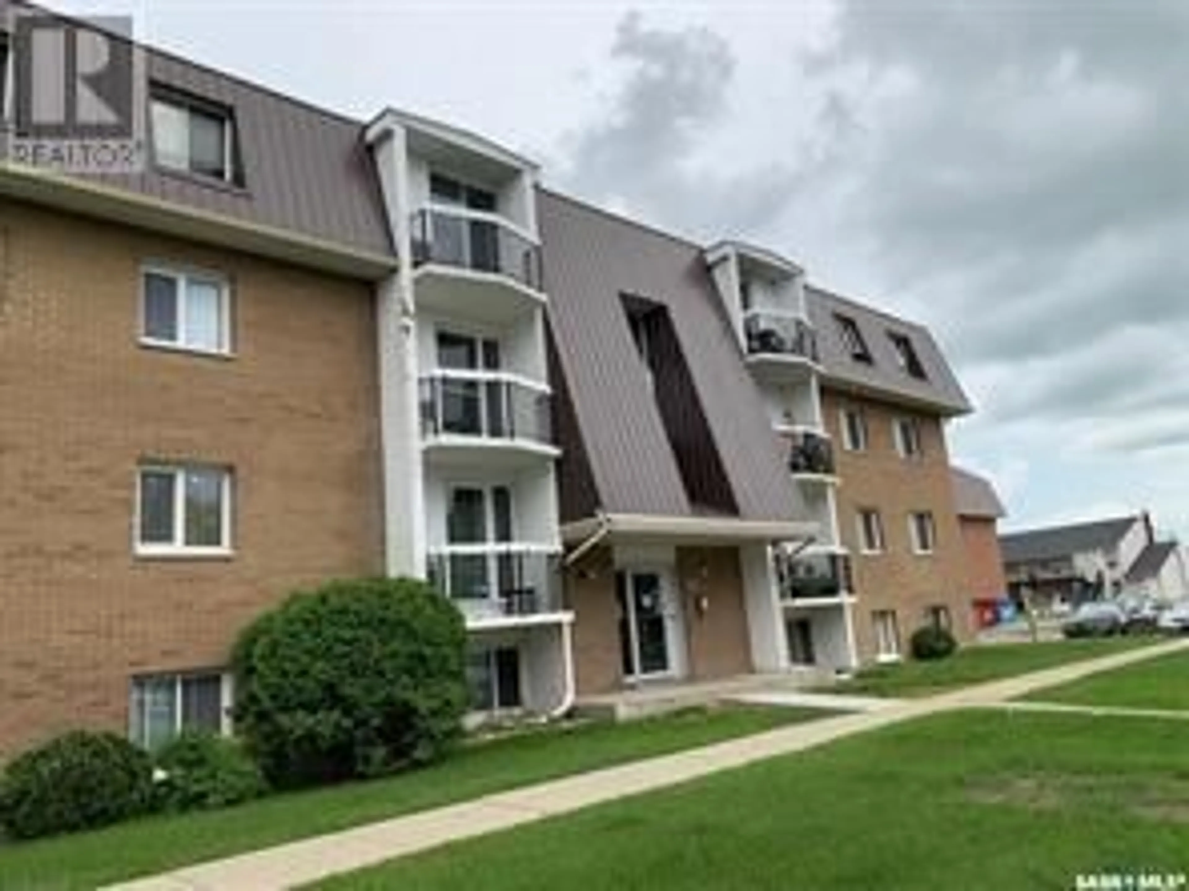 A pic from exterior of the house or condo for 24 31 Centennial STREET, Regina Saskatchewan S4S6P8