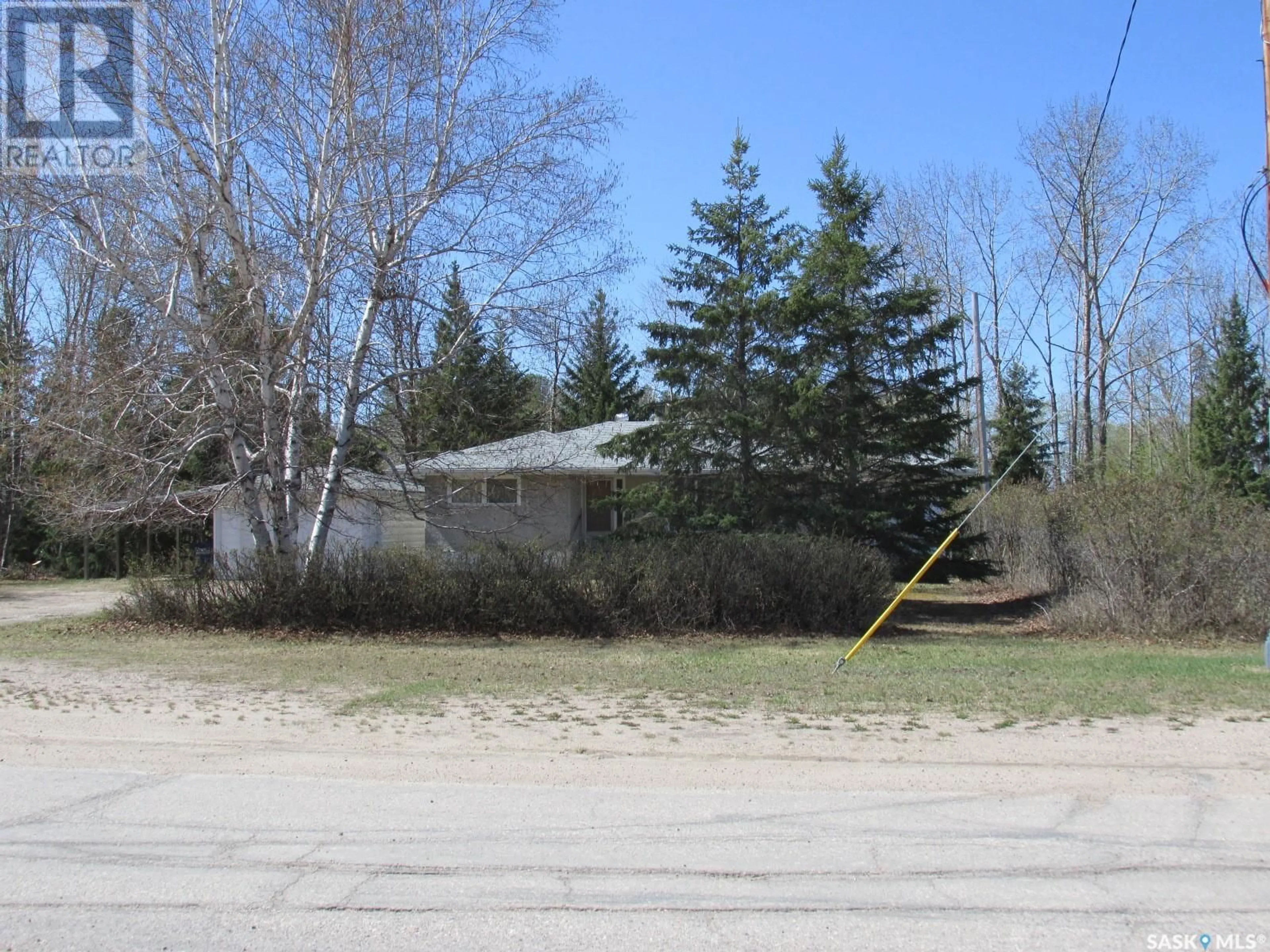 Outside view for 200 Highway 35 N, Nipawin Saskatchewan S0E1E0