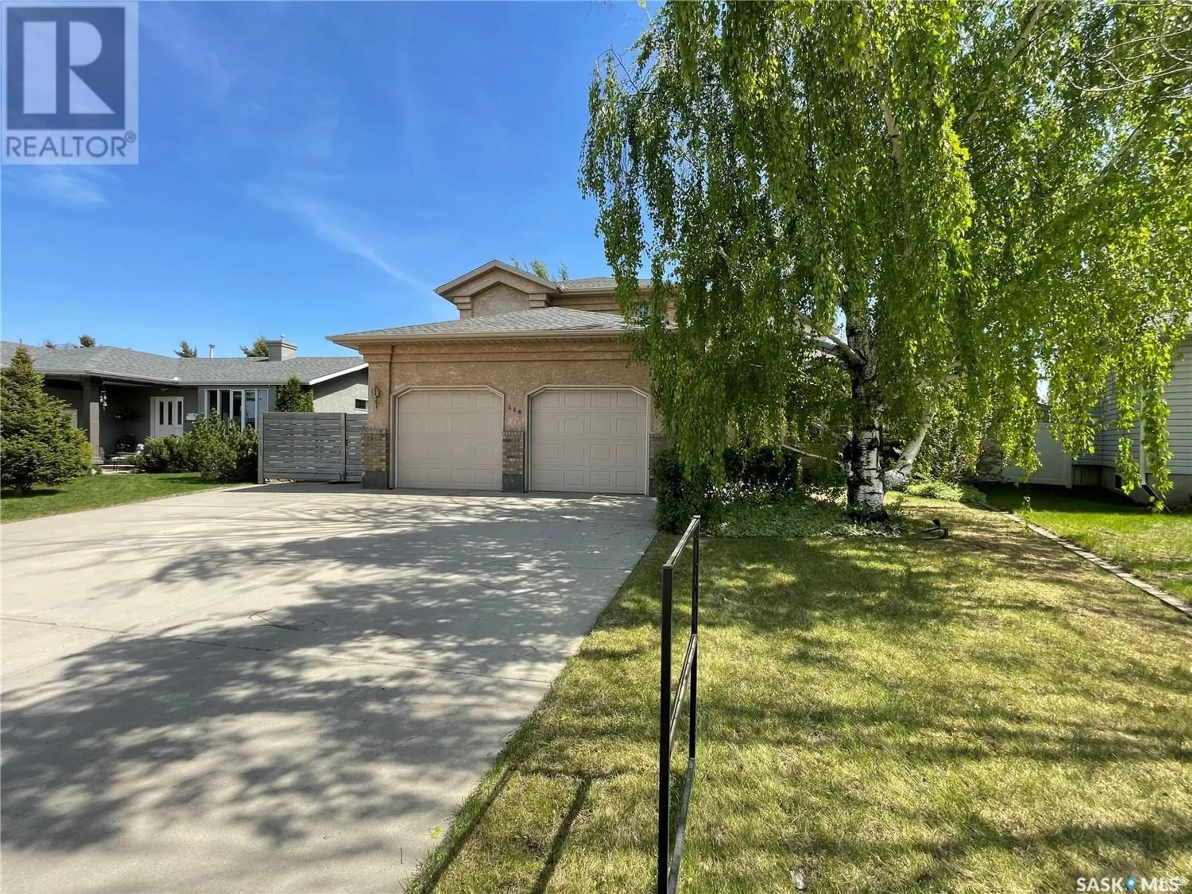 Frontside or backside of a home, the street view for 116 Morrison DRIVE, Yorkton Saskatchewan S3N4A6