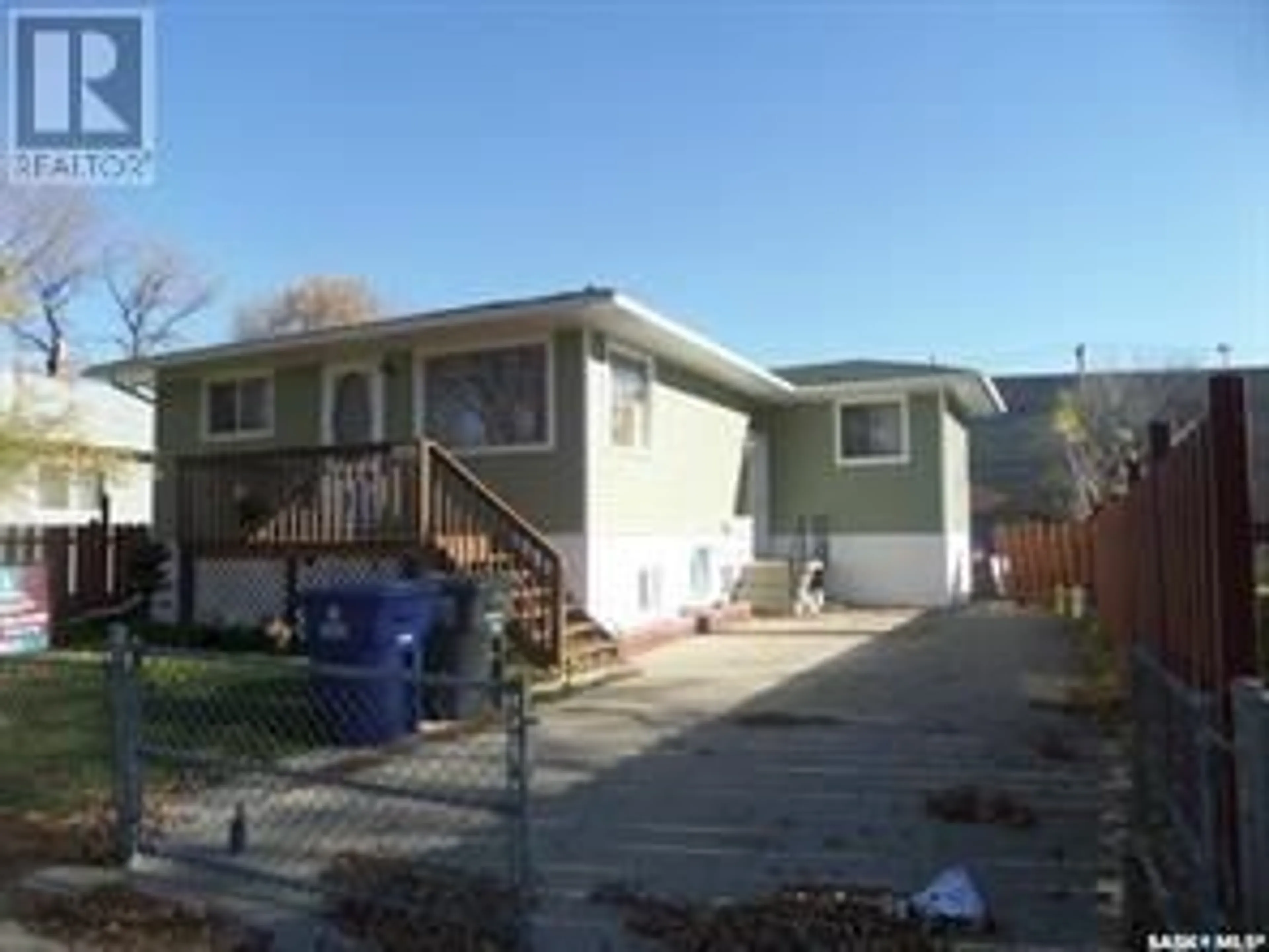 Frontside or backside of a home for 128 S AVENUE S, Saskatoon Saskatchewan S7M2Z6