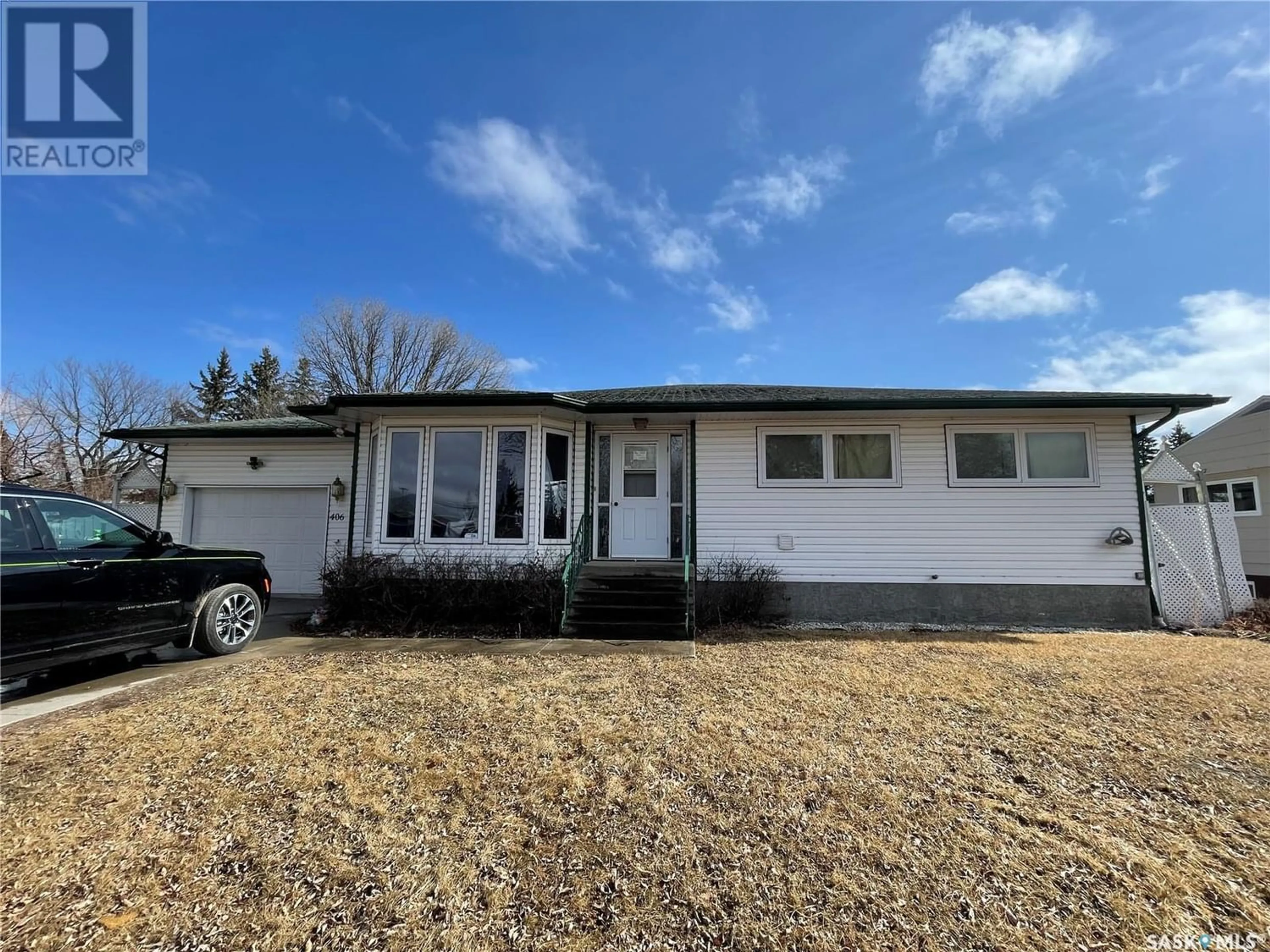 Frontside or backside of a home for 406 1st STREET E, Meadow Lake Saskatchewan S9X1E8