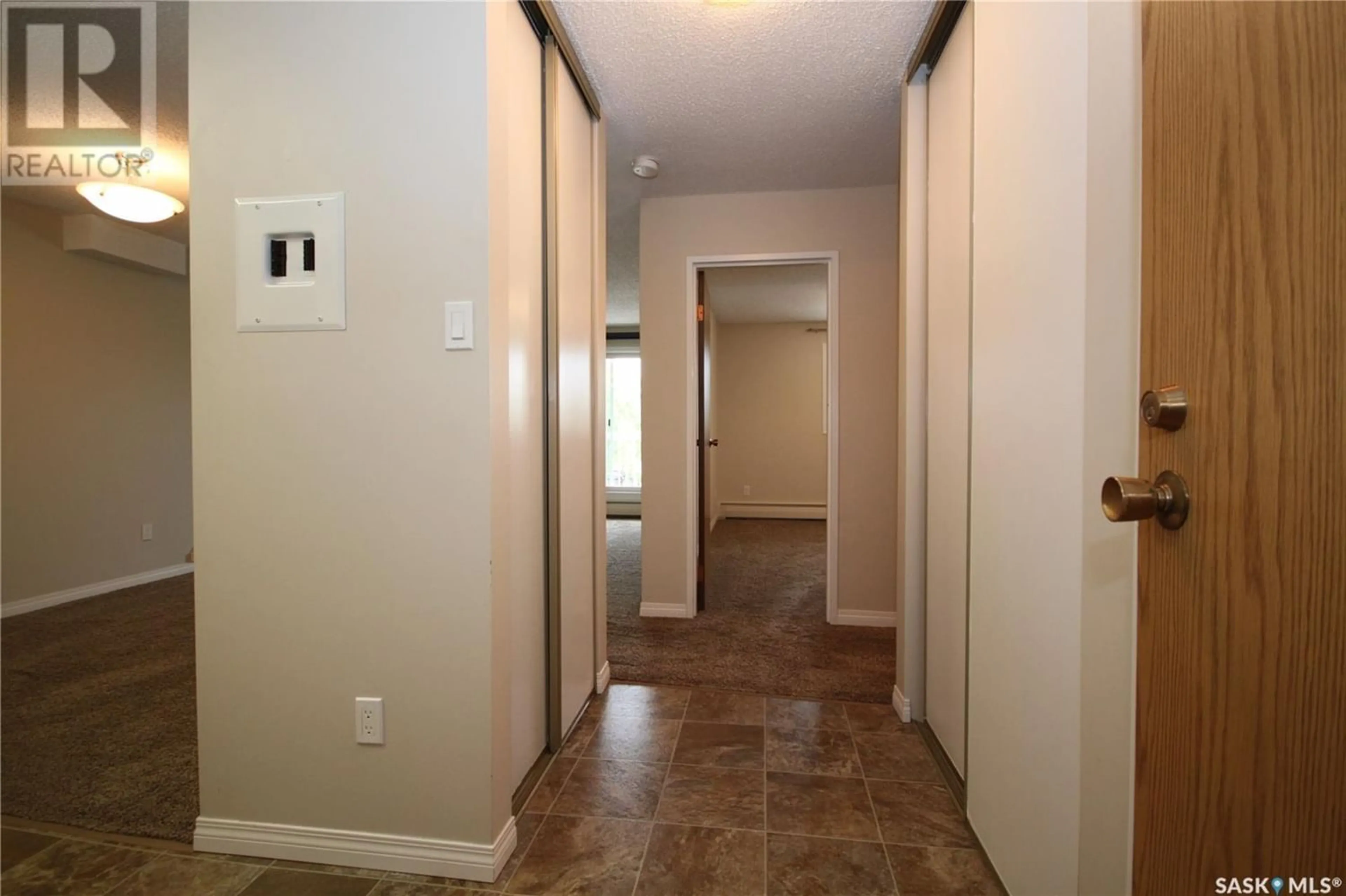 Indoor entryway for 207 1808 Eaglesham AVENUE, Weyburn Saskatchewan S4T2R1