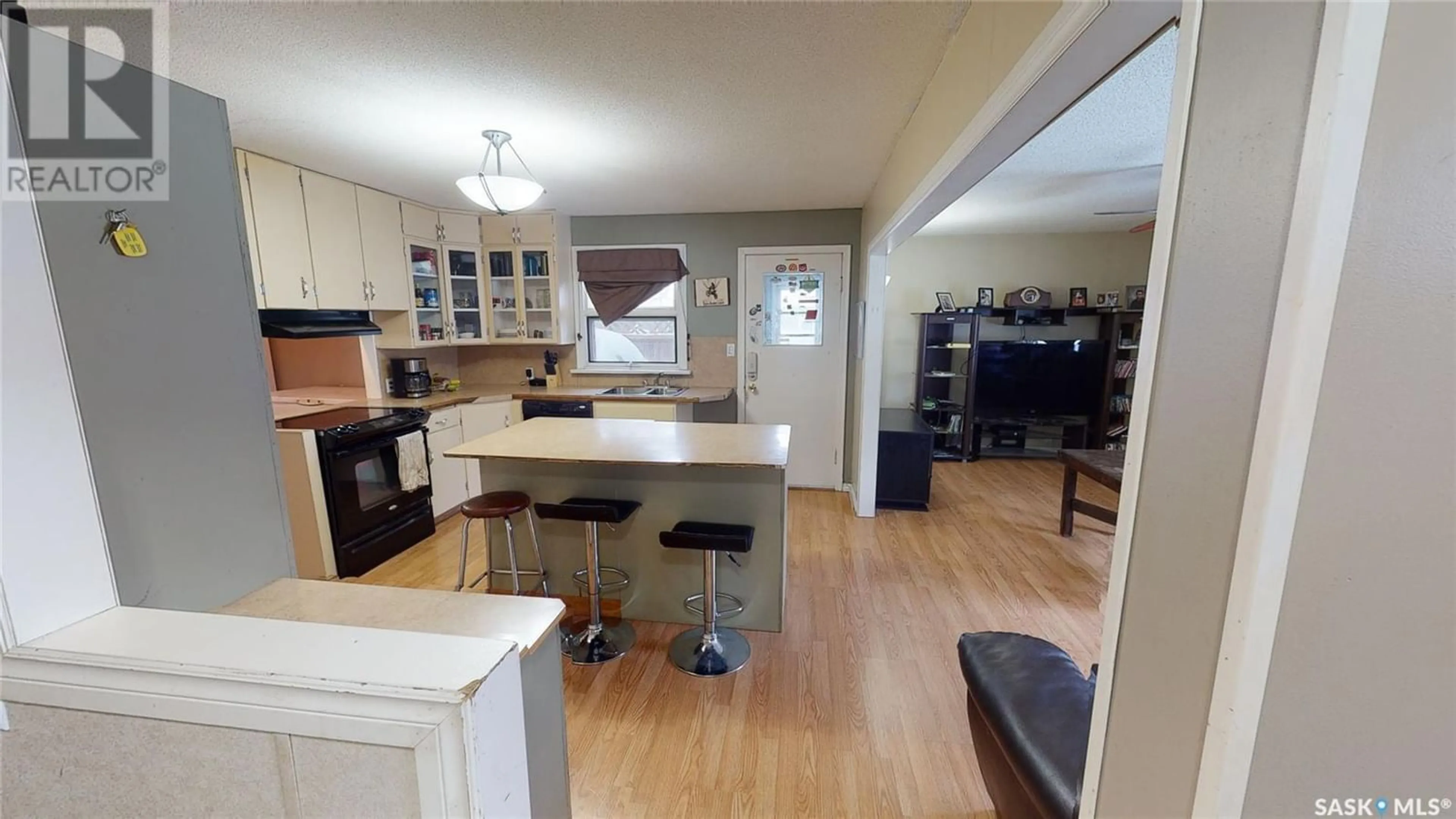 Kitchen for 113 Prospect AVENUE, Oxbow Saskatchewan S0C2B0