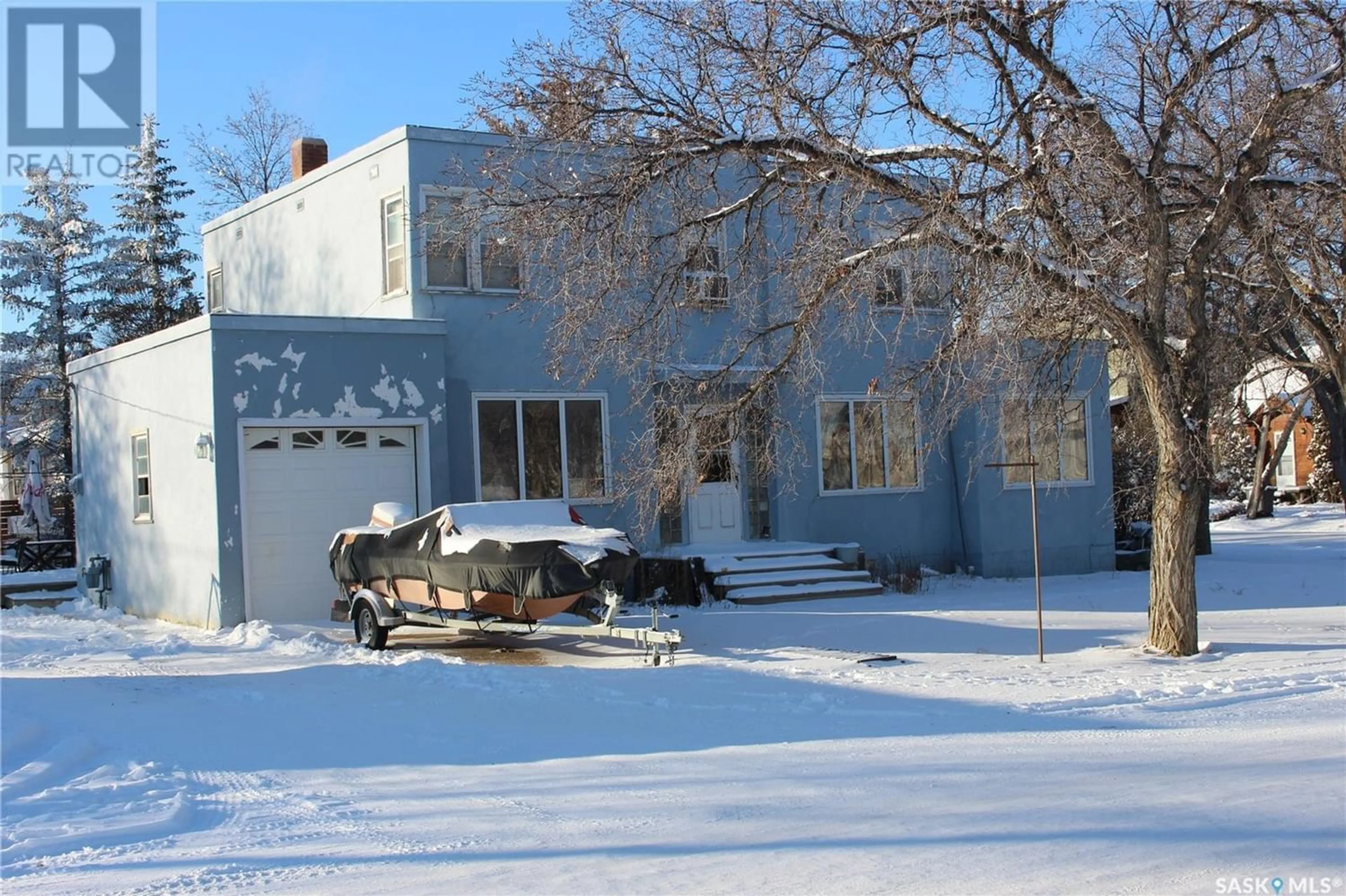 Outside view for 304 3rd AVENUE, Eston Saskatchewan S0L1A0