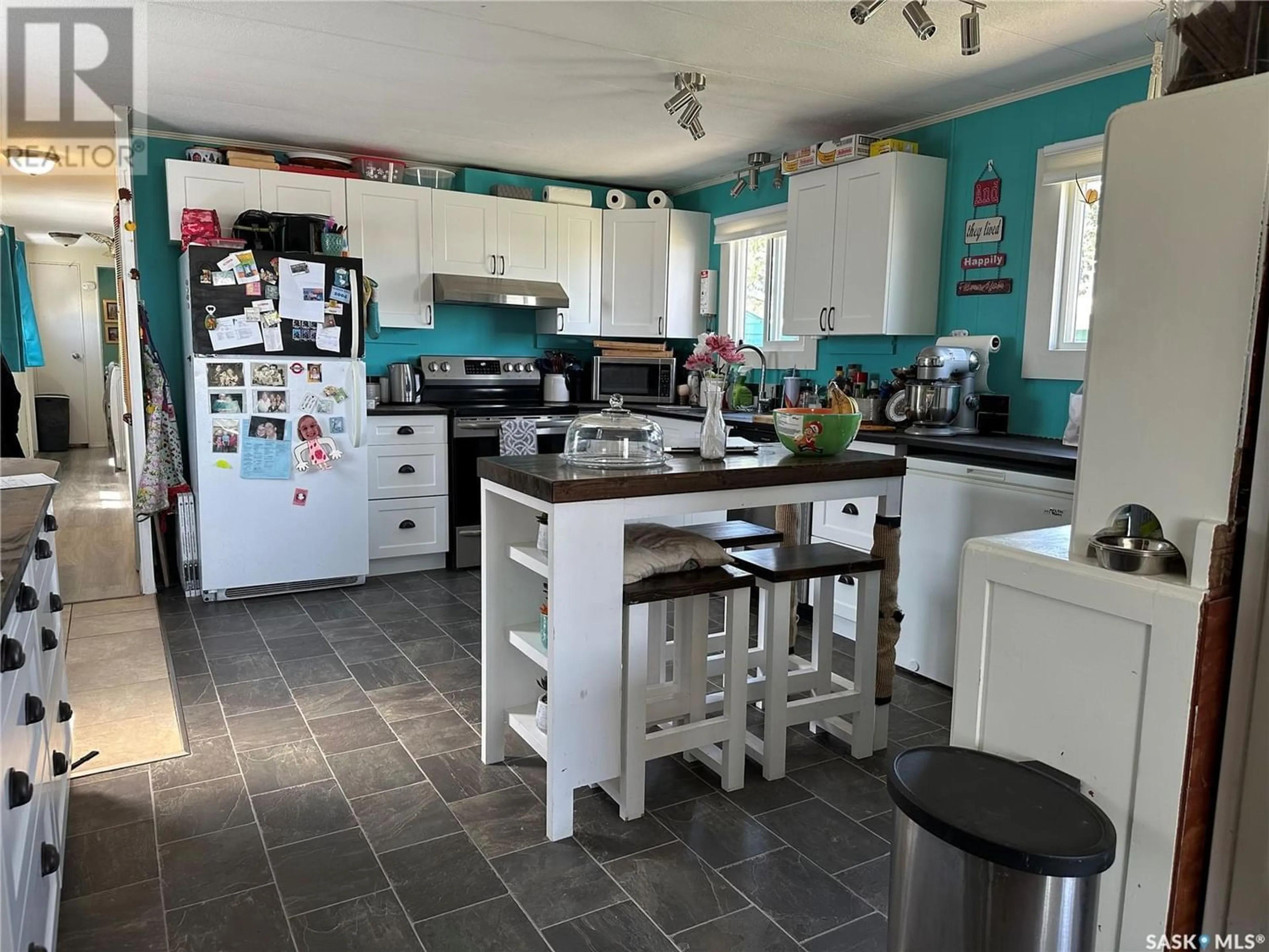 Standard kitchen for 122 Spruce STREET, Caronport Saskatchewan S0H0S0