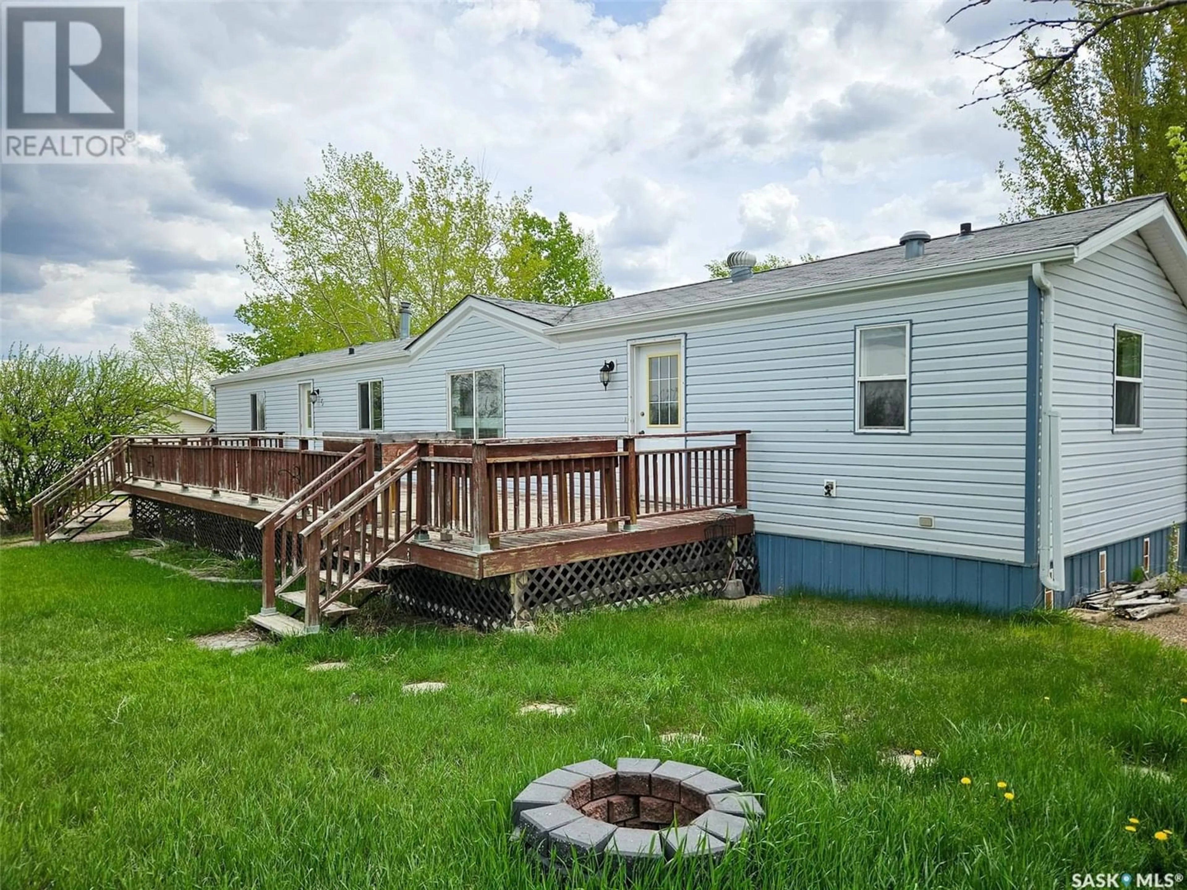 Fenced yard for 6 Prairie Sun COURT, Swift Current Saskatchewan S9H3X6