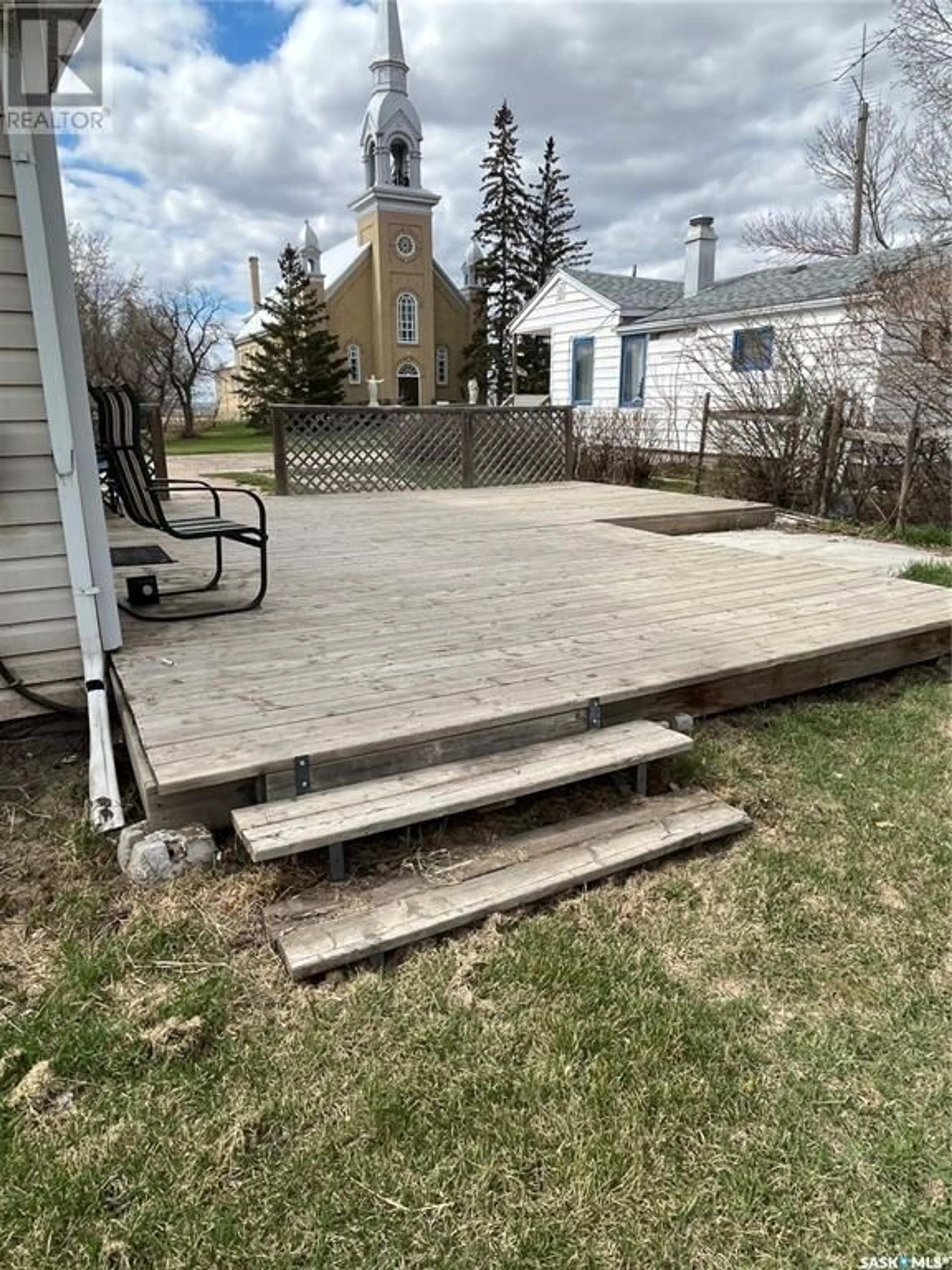 Patio for 104 2nd AVENUE N, Marcelin Saskatchewan S0J1R0