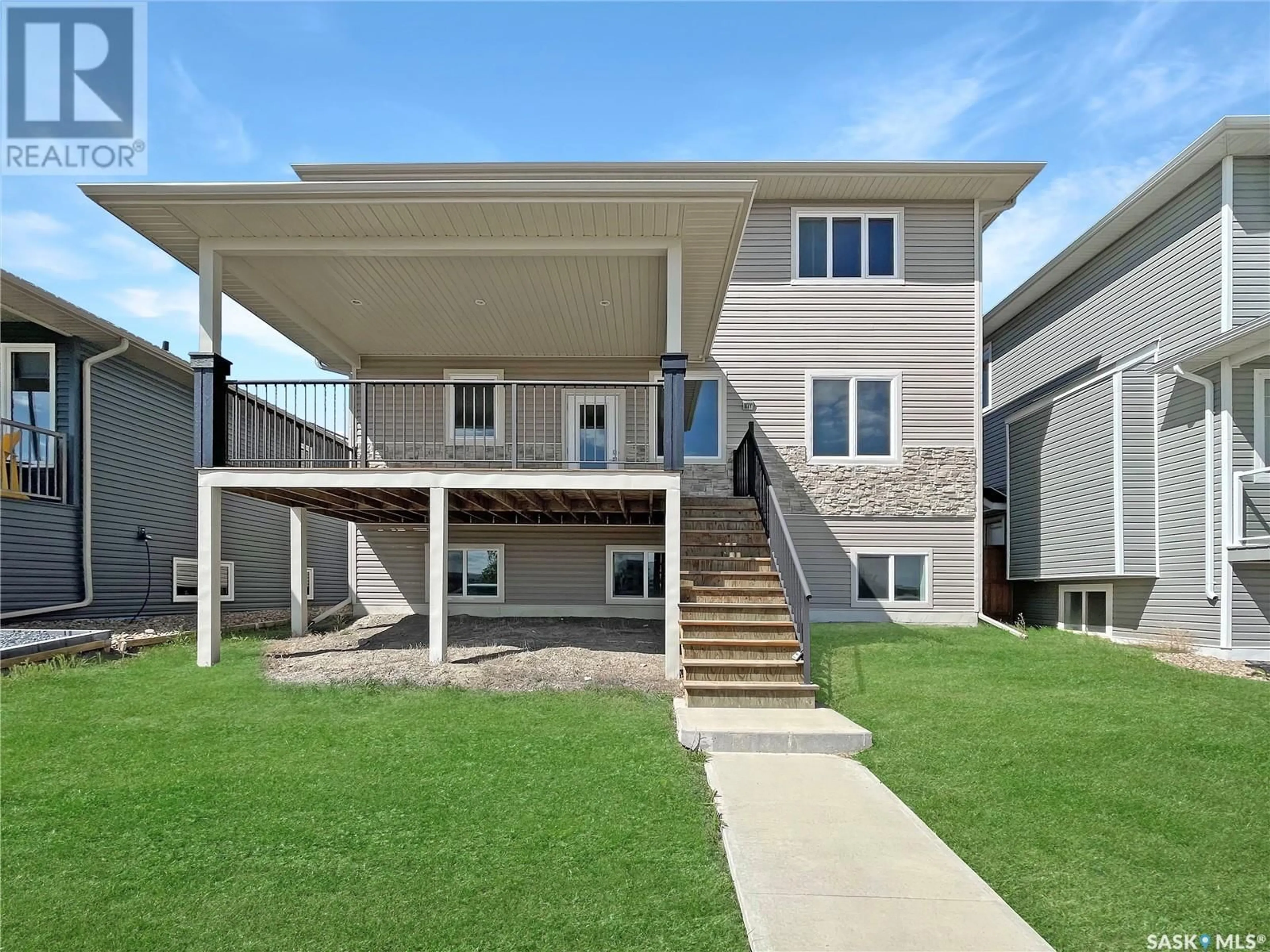A pic from exterior of the house or condo for 641 Douglas DRIVE, Swift Current Saskatchewan S9H5R6