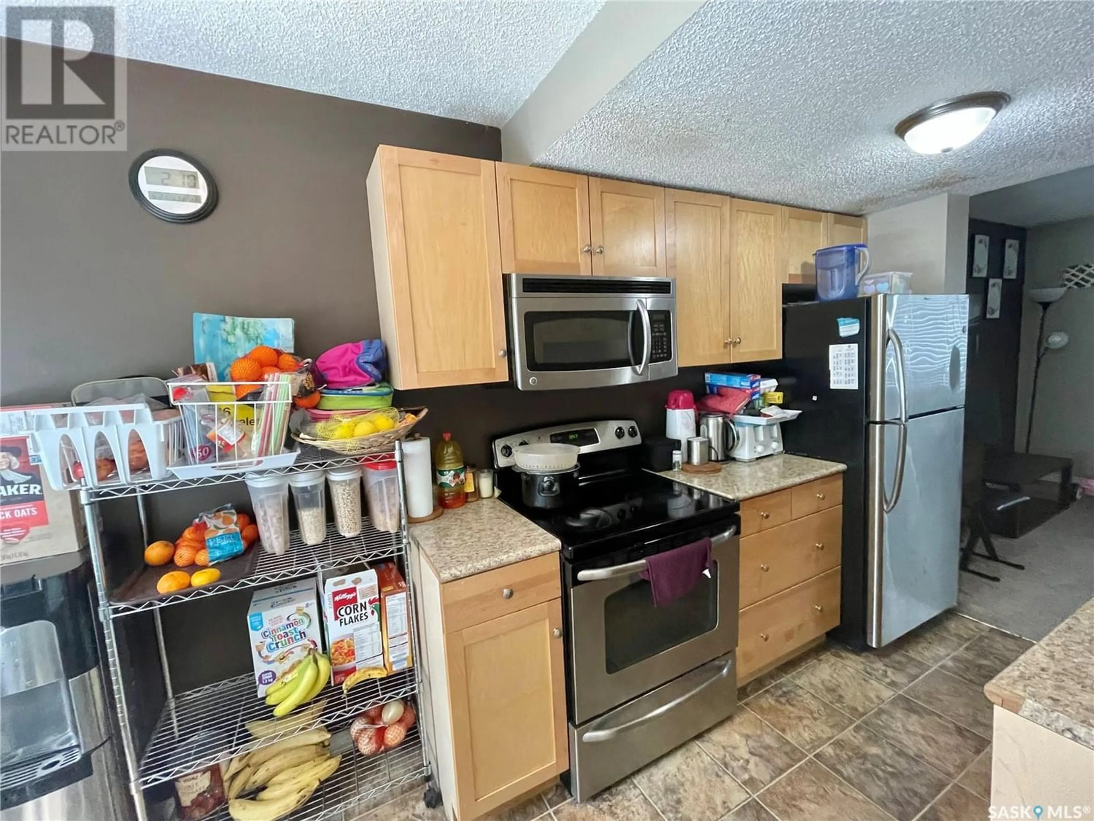 Standard kitchen, not visible floor, cottage for 3826 Castle ROAD, Regina Saskatchewan S4S6M7