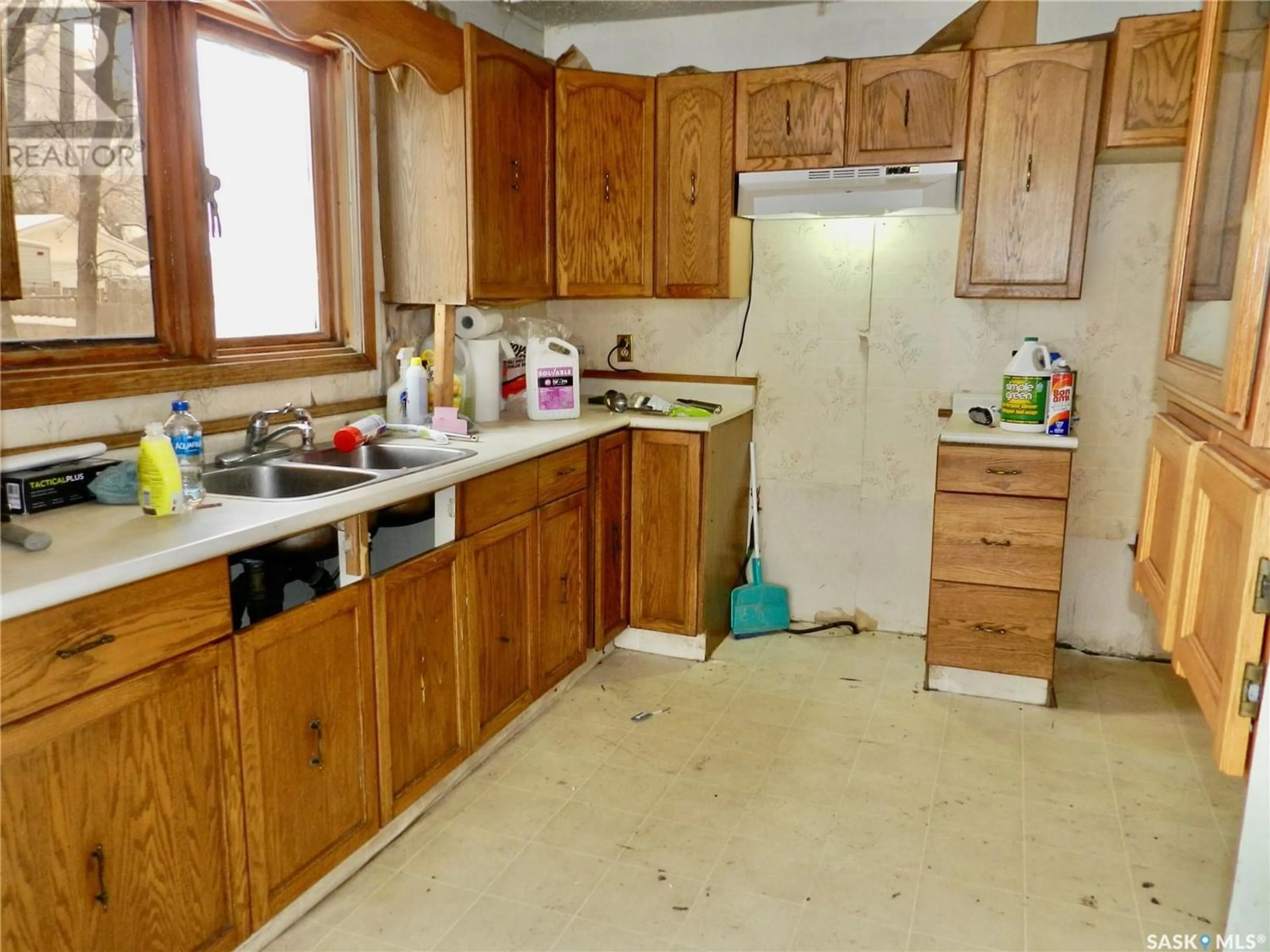 Standard kitchen for 431 Coteau STREET W, Moose Jaw Saskatchewan S6H5E1