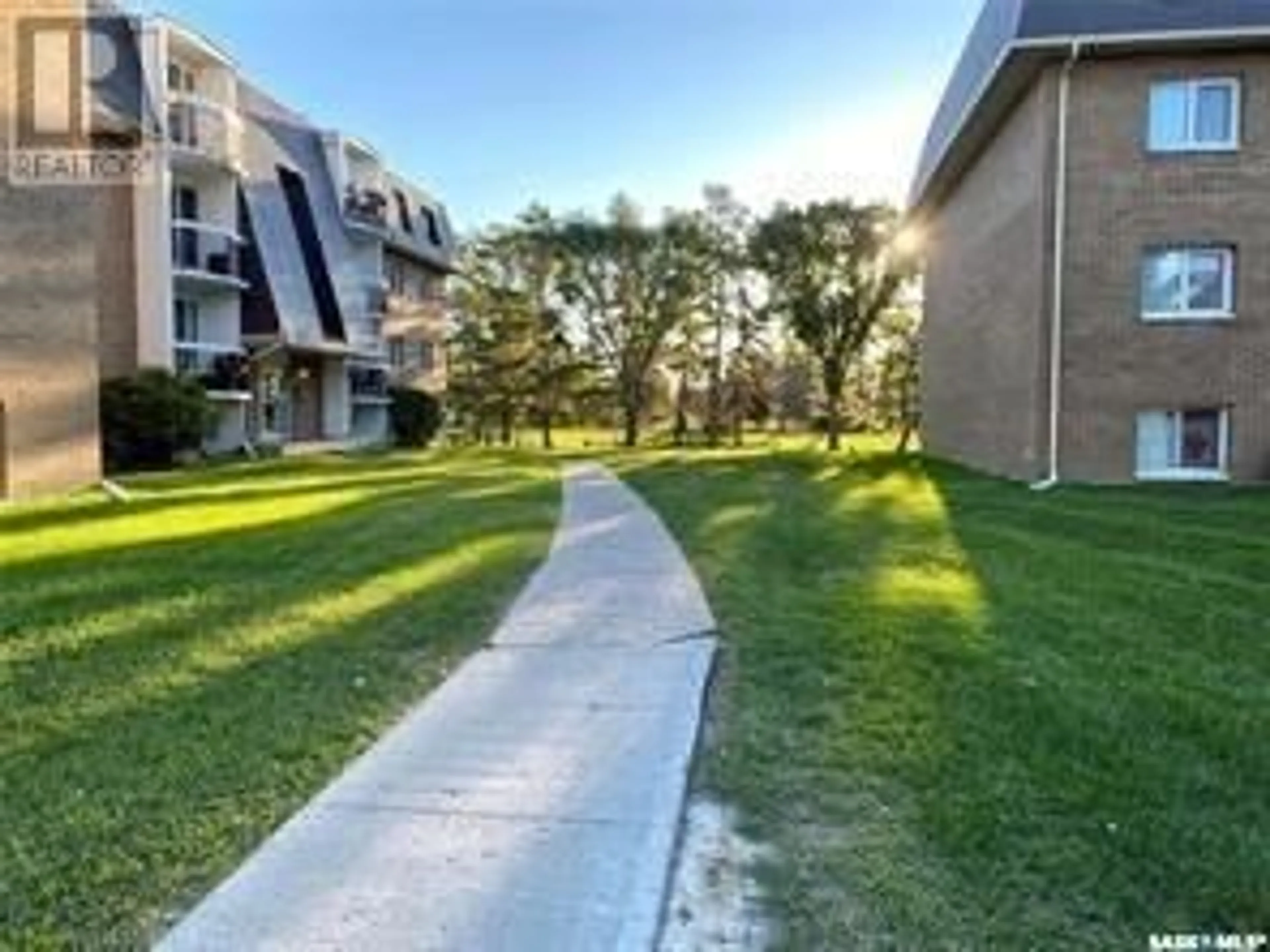 A pic from exterior of the house or condo for 12 47 Centennial STREET, Regina Saskatchewan S4S6P8