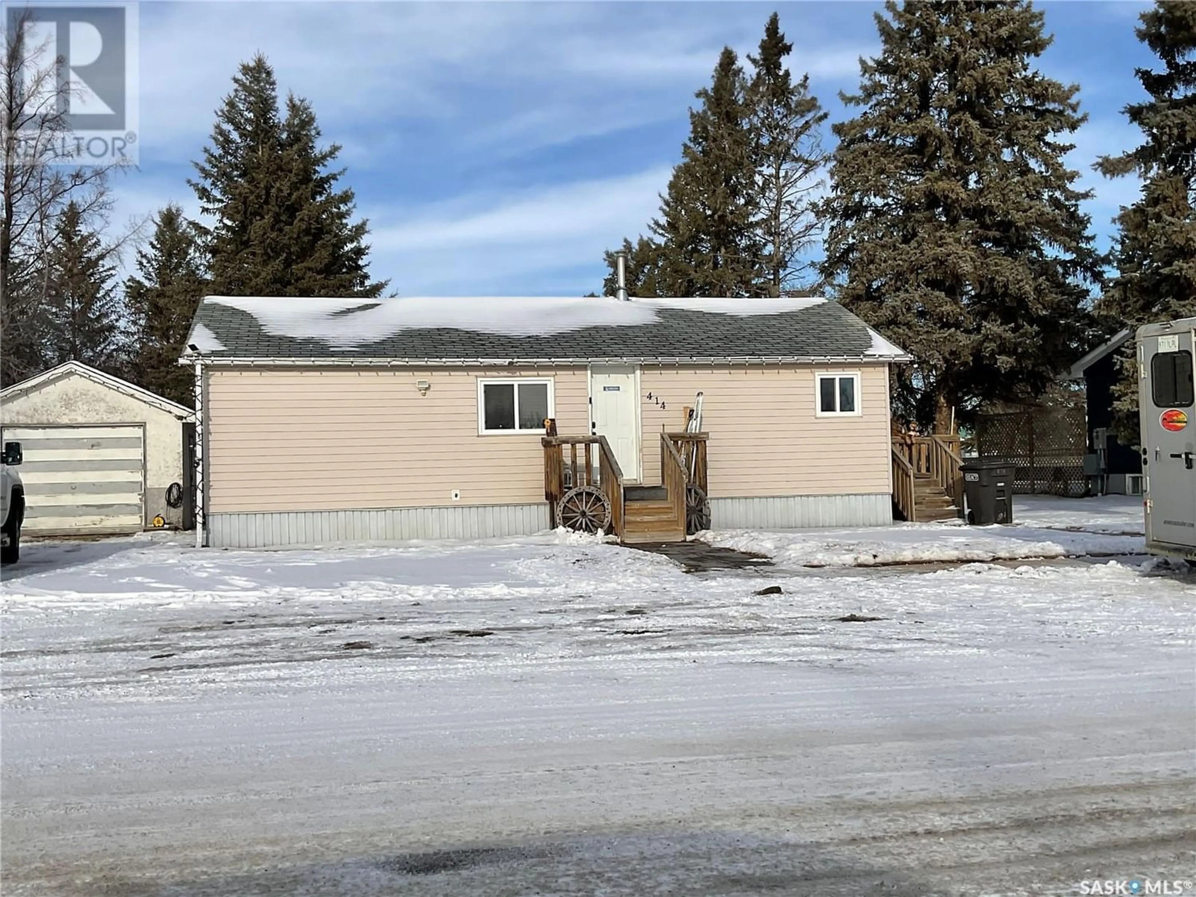A pic from exterior of the house or condo for 414 4th STREET S, Wakaw Saskatchewan S0K4P0