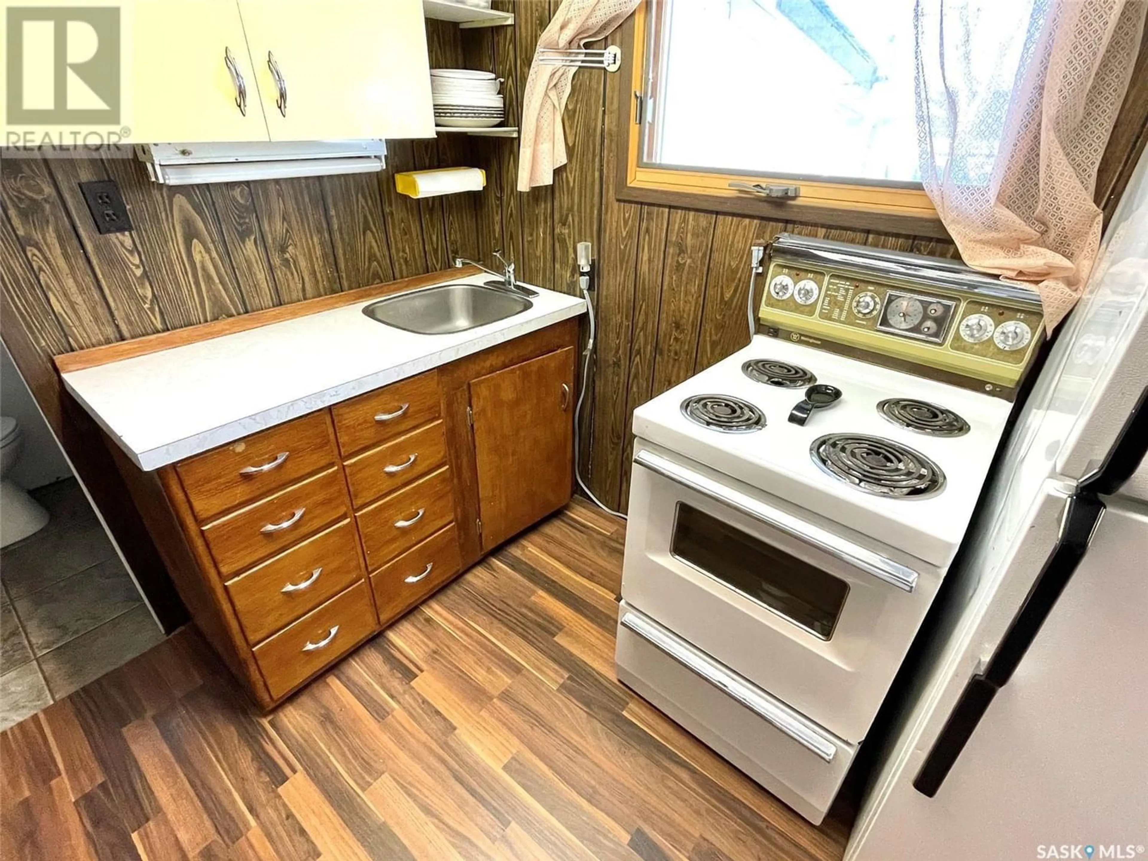 Standard kitchen for 361 Mariner AVENUE, Aquadeo Saskatchewan S0M0L0