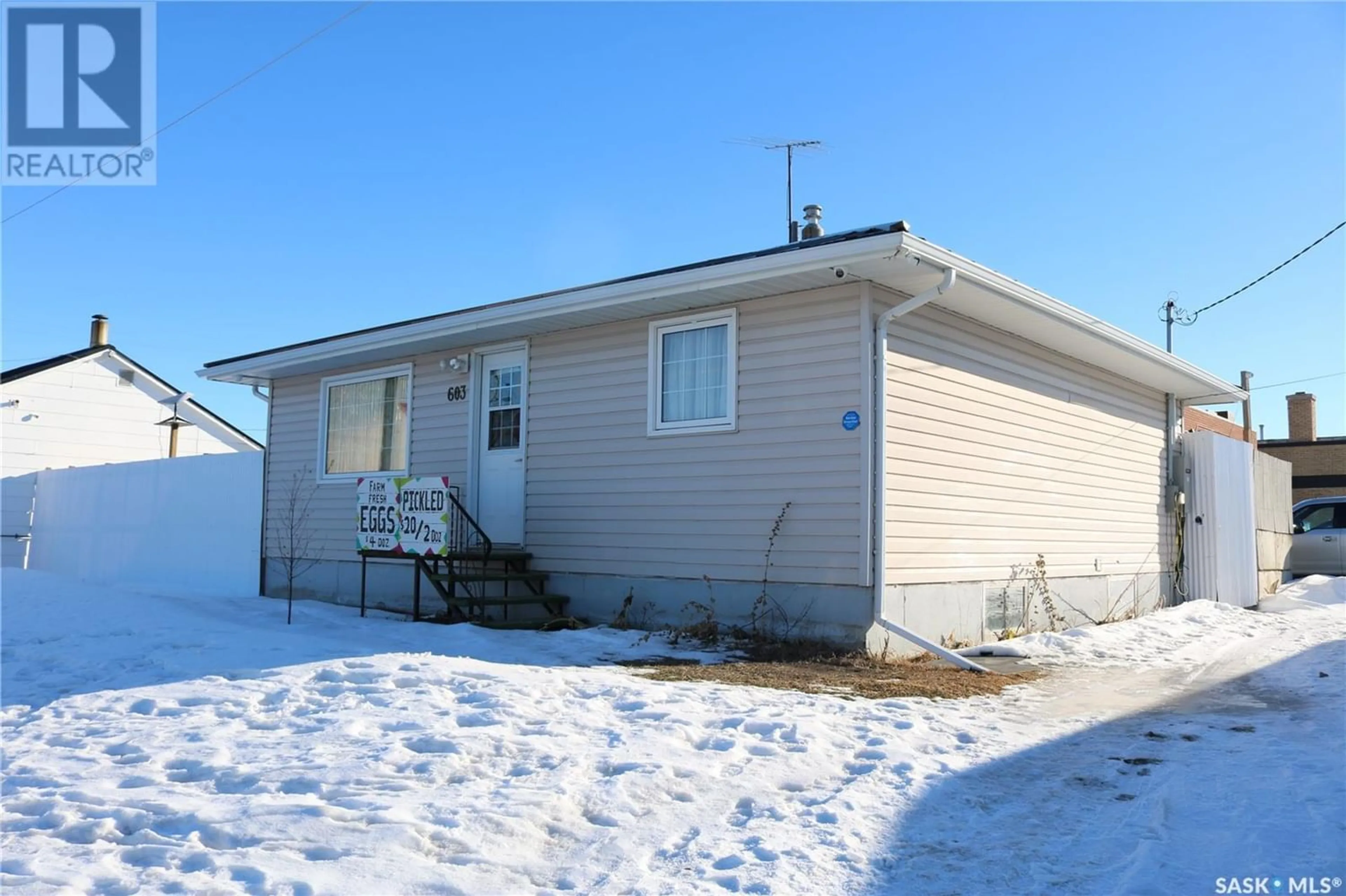 Home with unknown exterior material for 603 Gordon STREET, Moosomin Saskatchewan S0G3N0