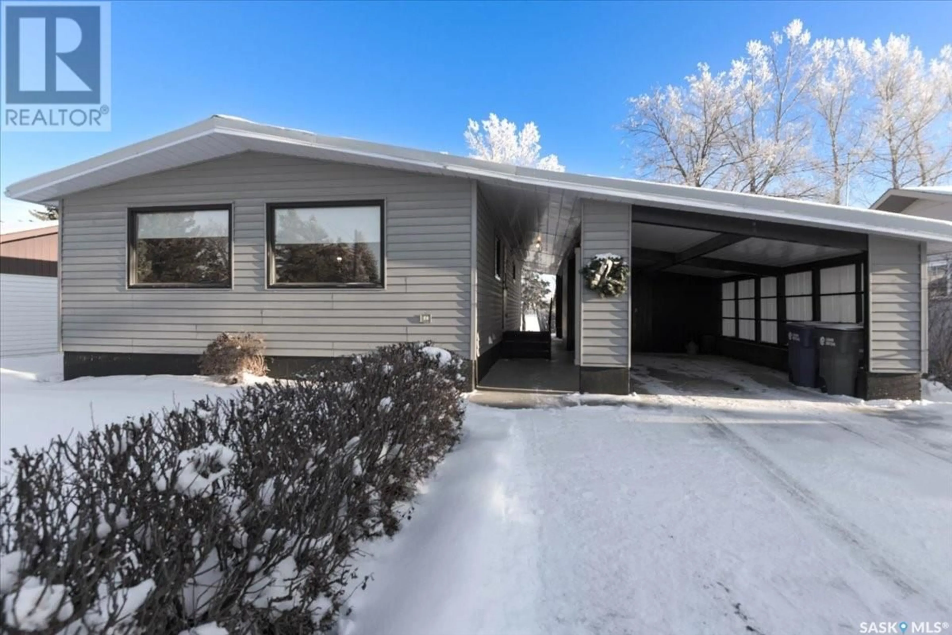 Home with vinyl exterior material for 107 Dianne STREET, Balcarres Saskatchewan S0G0C0