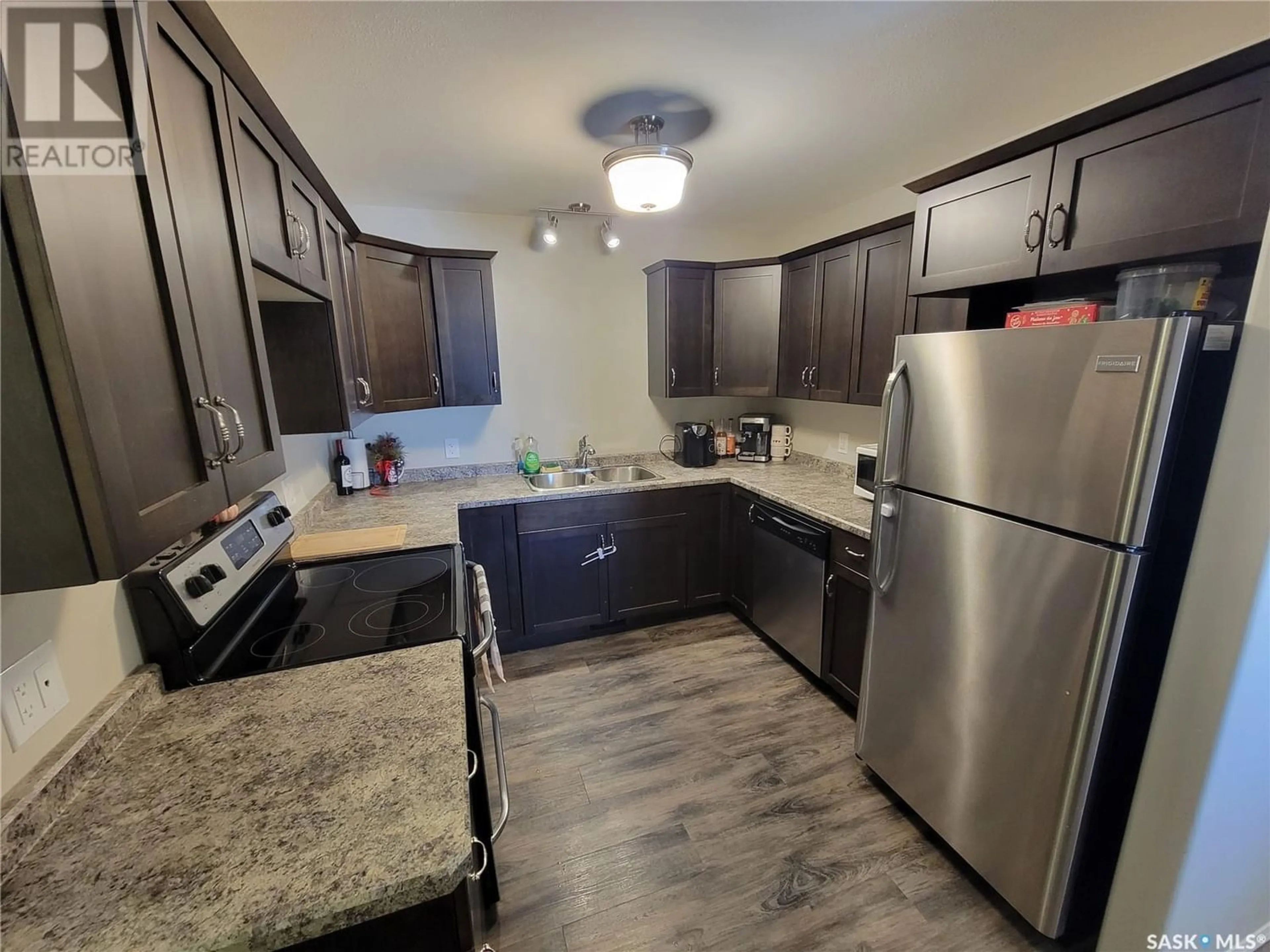 Standard kitchen, wood floors, cottage for A & B 628 Saskatchewan AVENUE, Kerrobert Saskatchewan S0L1S0