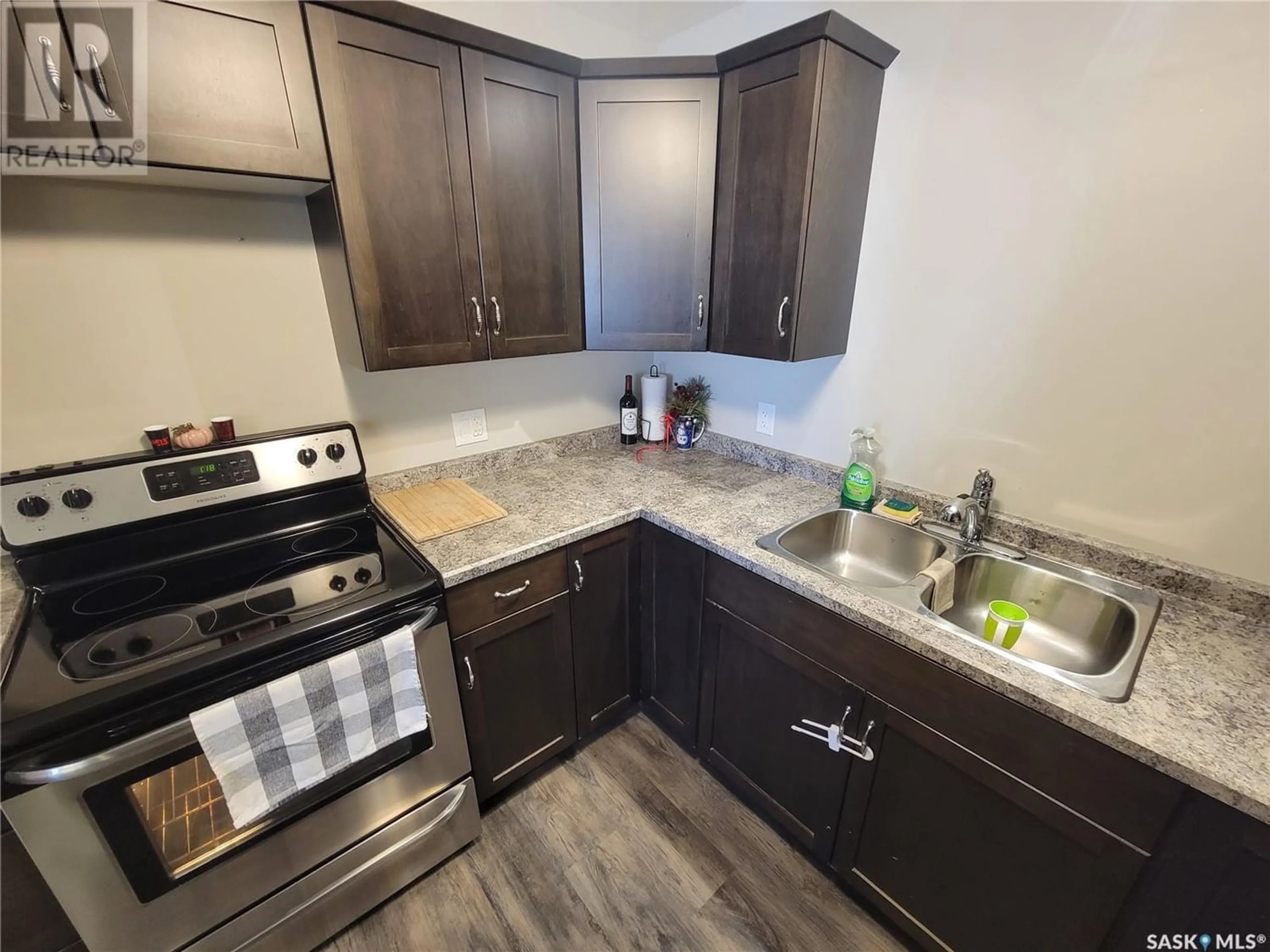 Standard kitchen, wood floors for A & B 628 Saskatchewan AVENUE, Kerrobert Saskatchewan S0L1S0