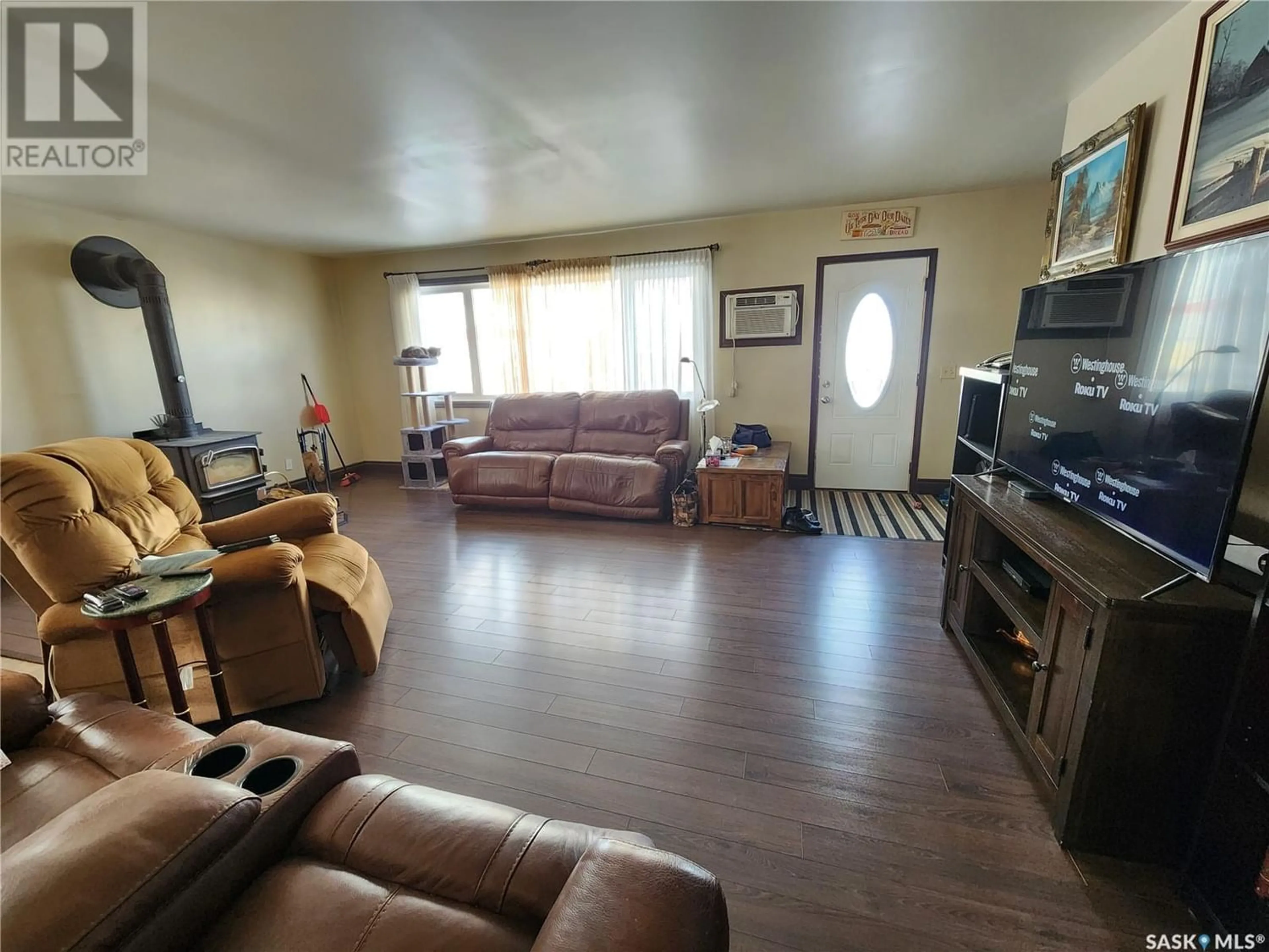 A pic of a room for 714 Railway AVENUE, Pangman Saskatchewan S0C2C0